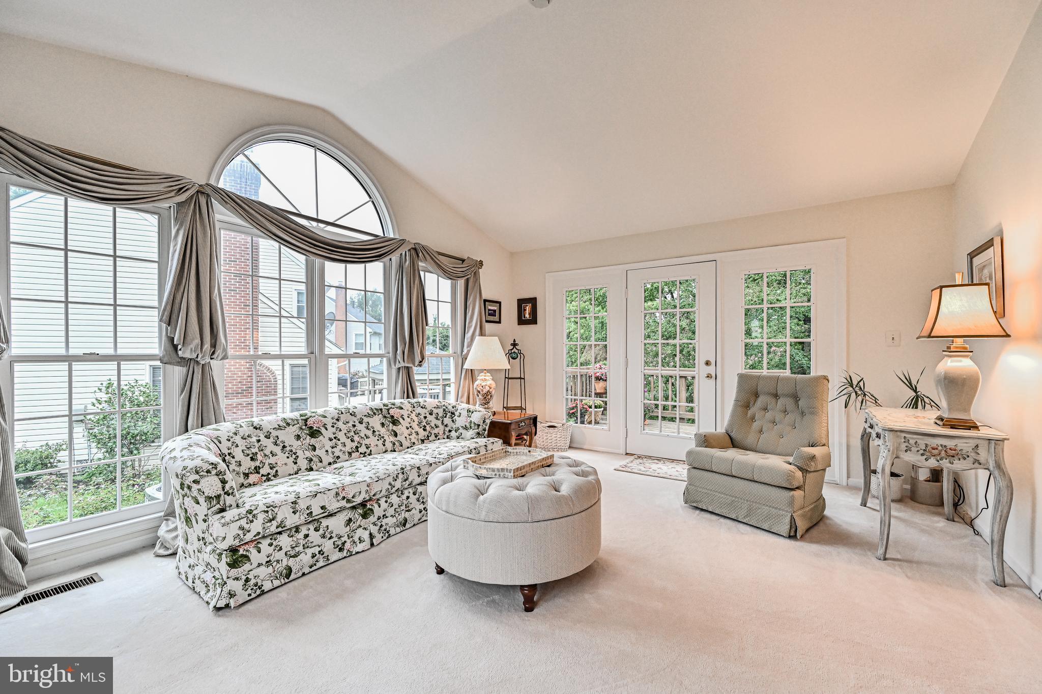 CROSSPOINTE - Residential