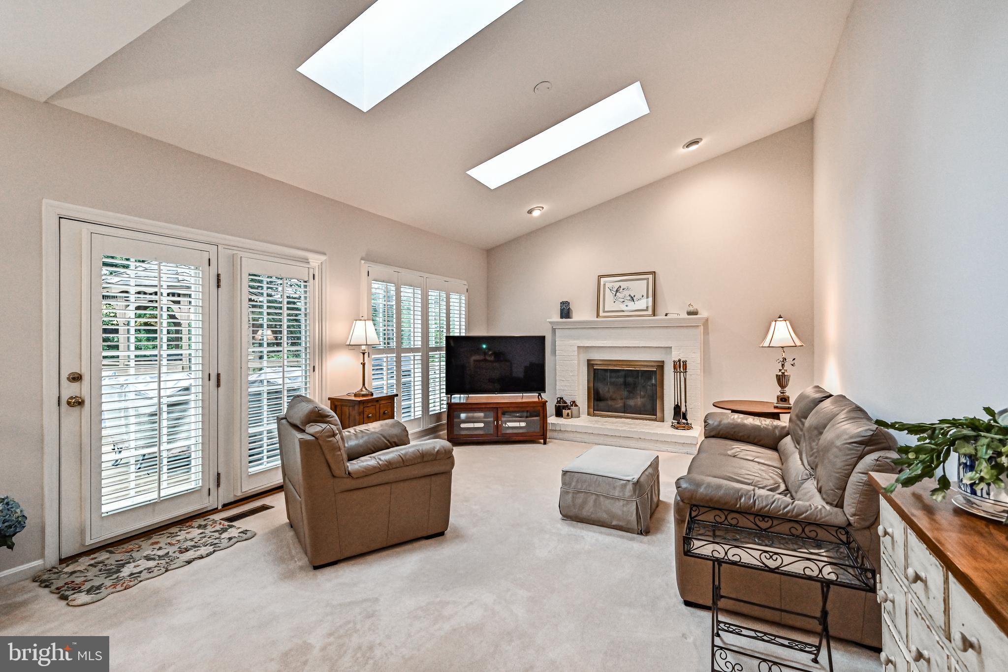 CROSSPOINTE - Residential