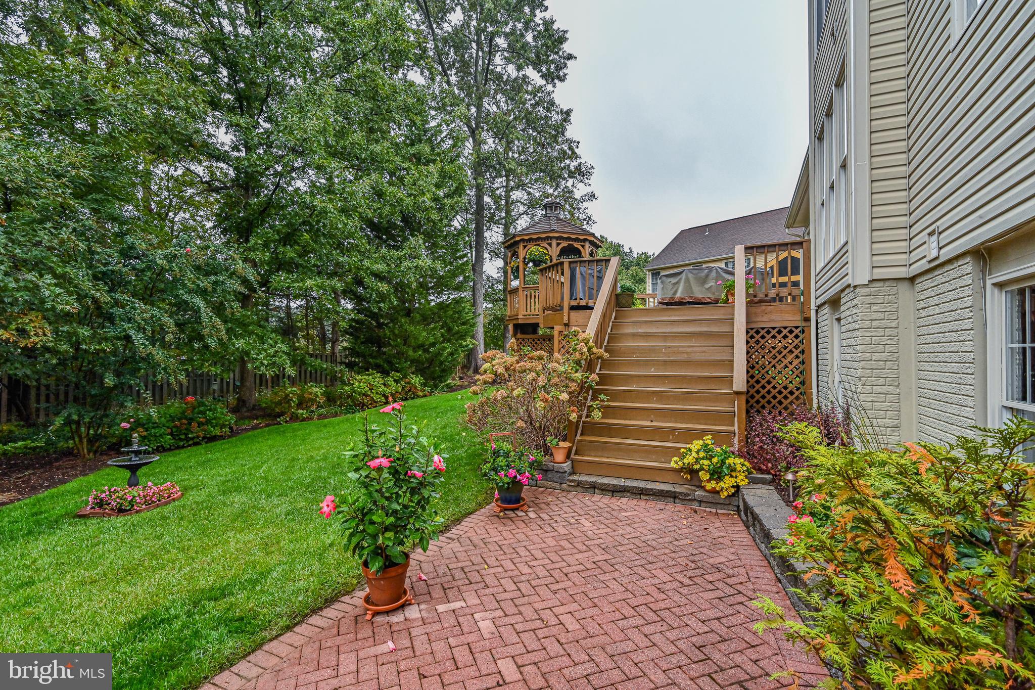 CROSSPOINTE - Residential