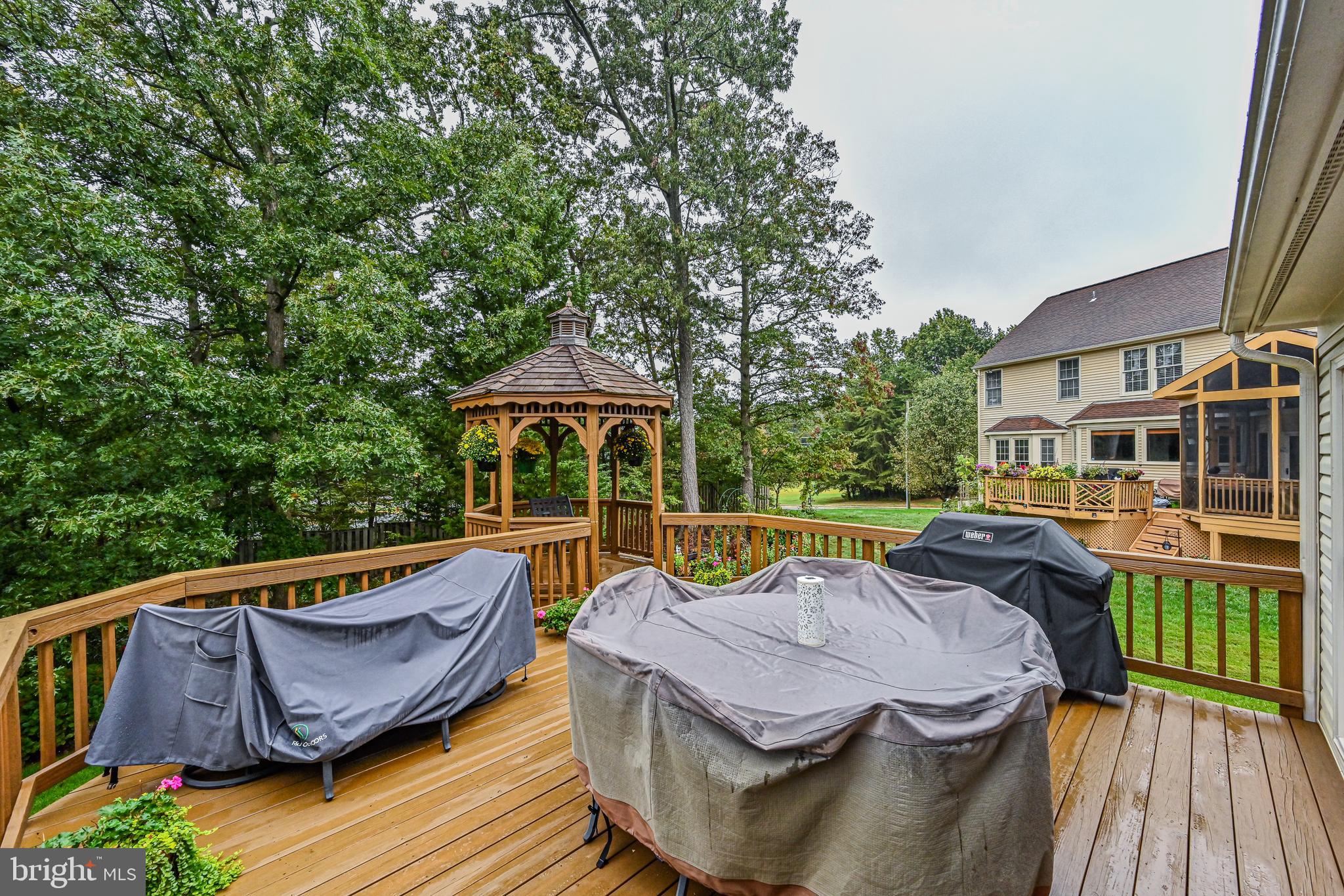 CROSSPOINTE - Residential