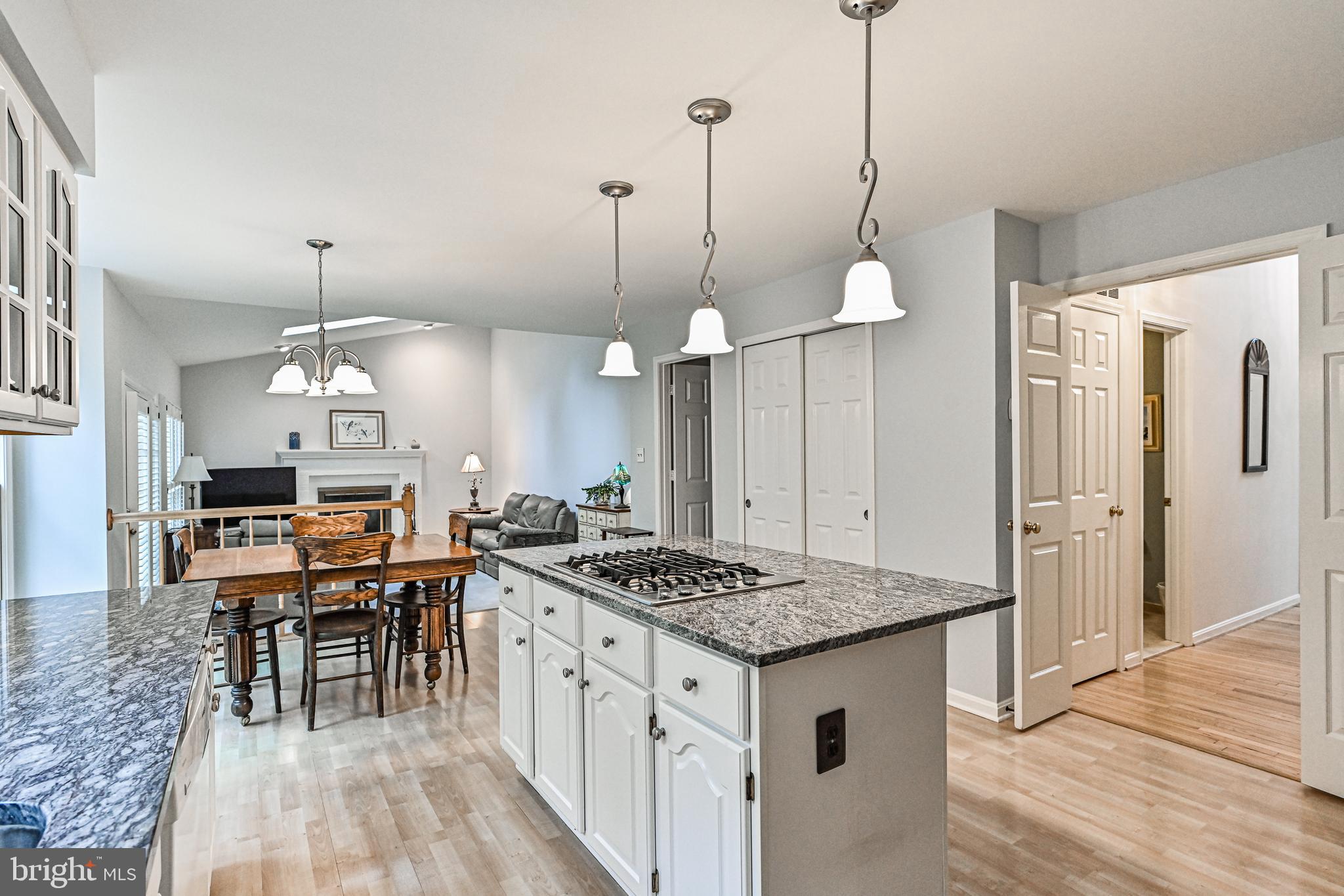 CROSSPOINTE - Residential