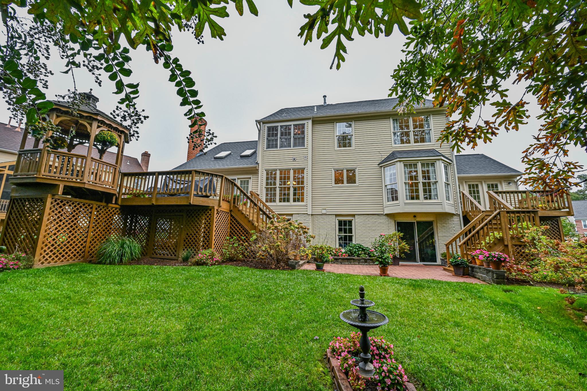 CROSSPOINTE - Residential