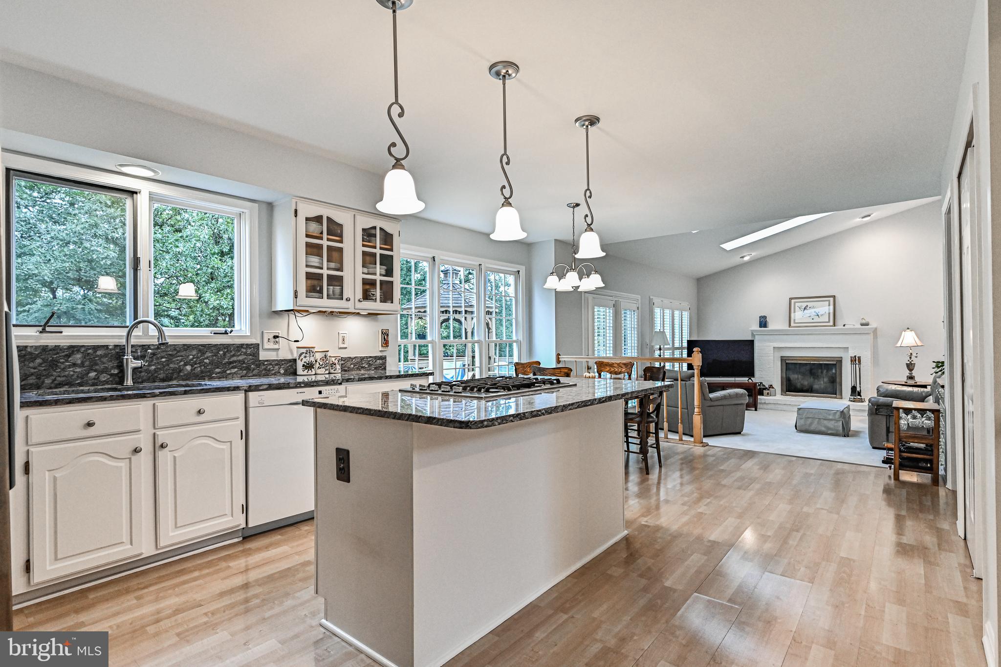 CROSSPOINTE - Residential