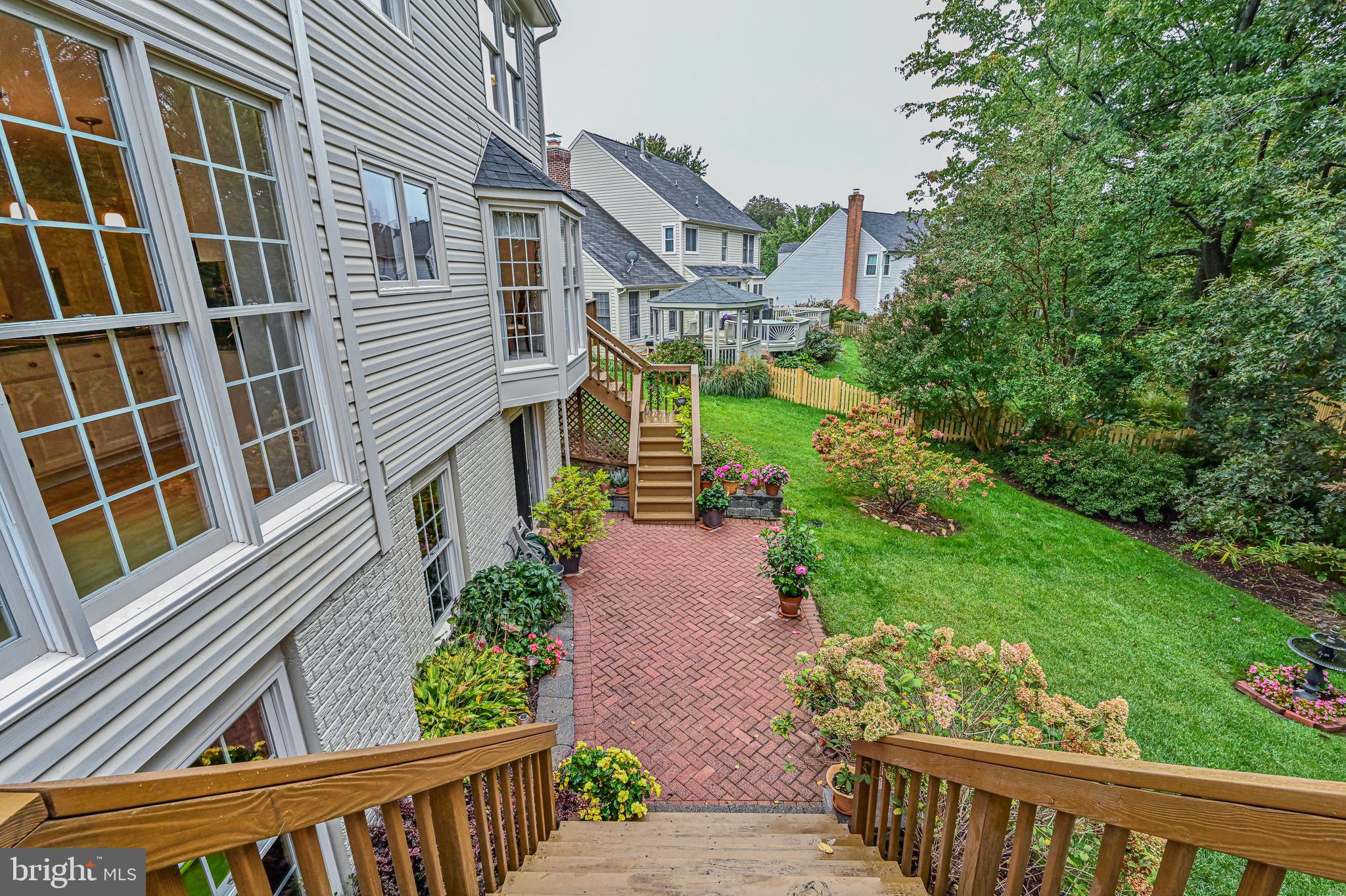 CROSSPOINTE - Residential