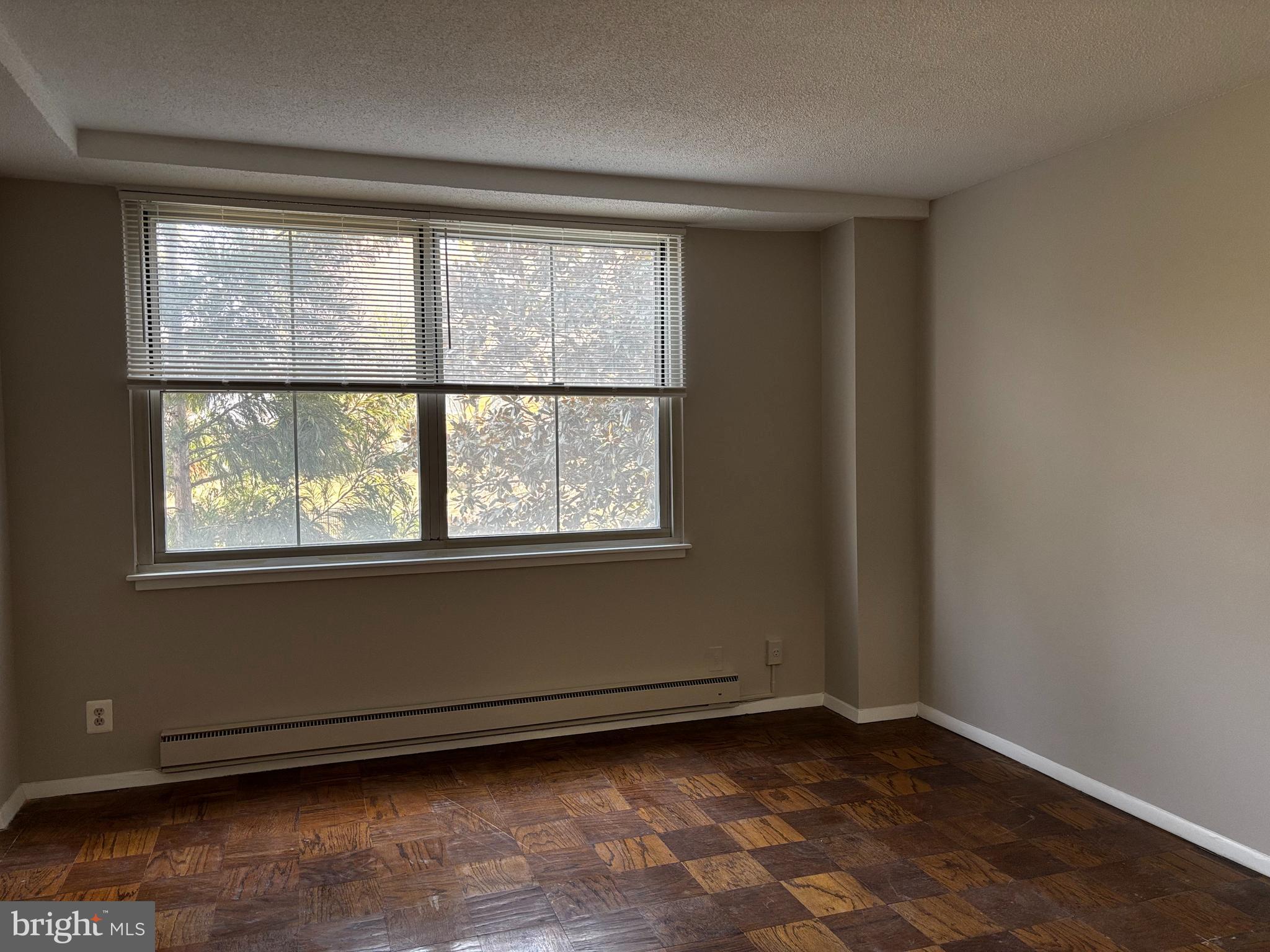 CIRCLE CONDOMINIUMS - Residential Lease