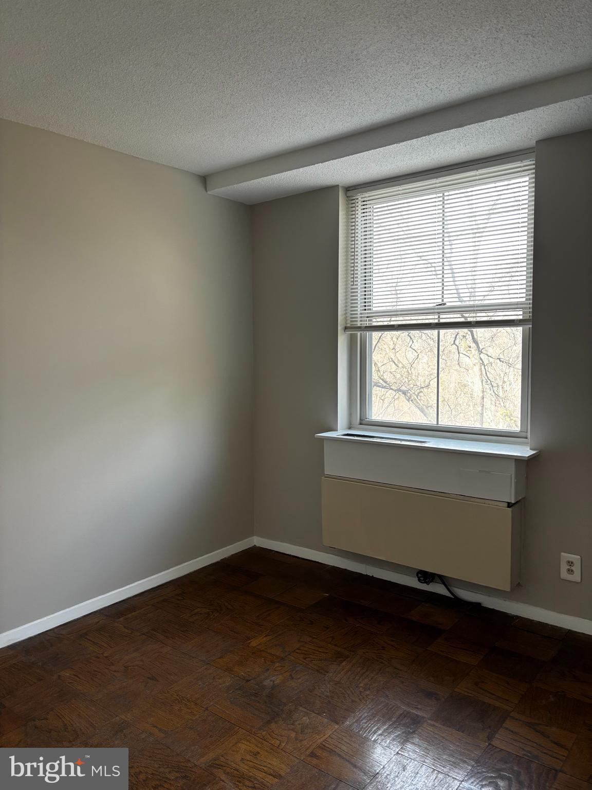 CIRCLE CONDOMINIUMS - Residential Lease