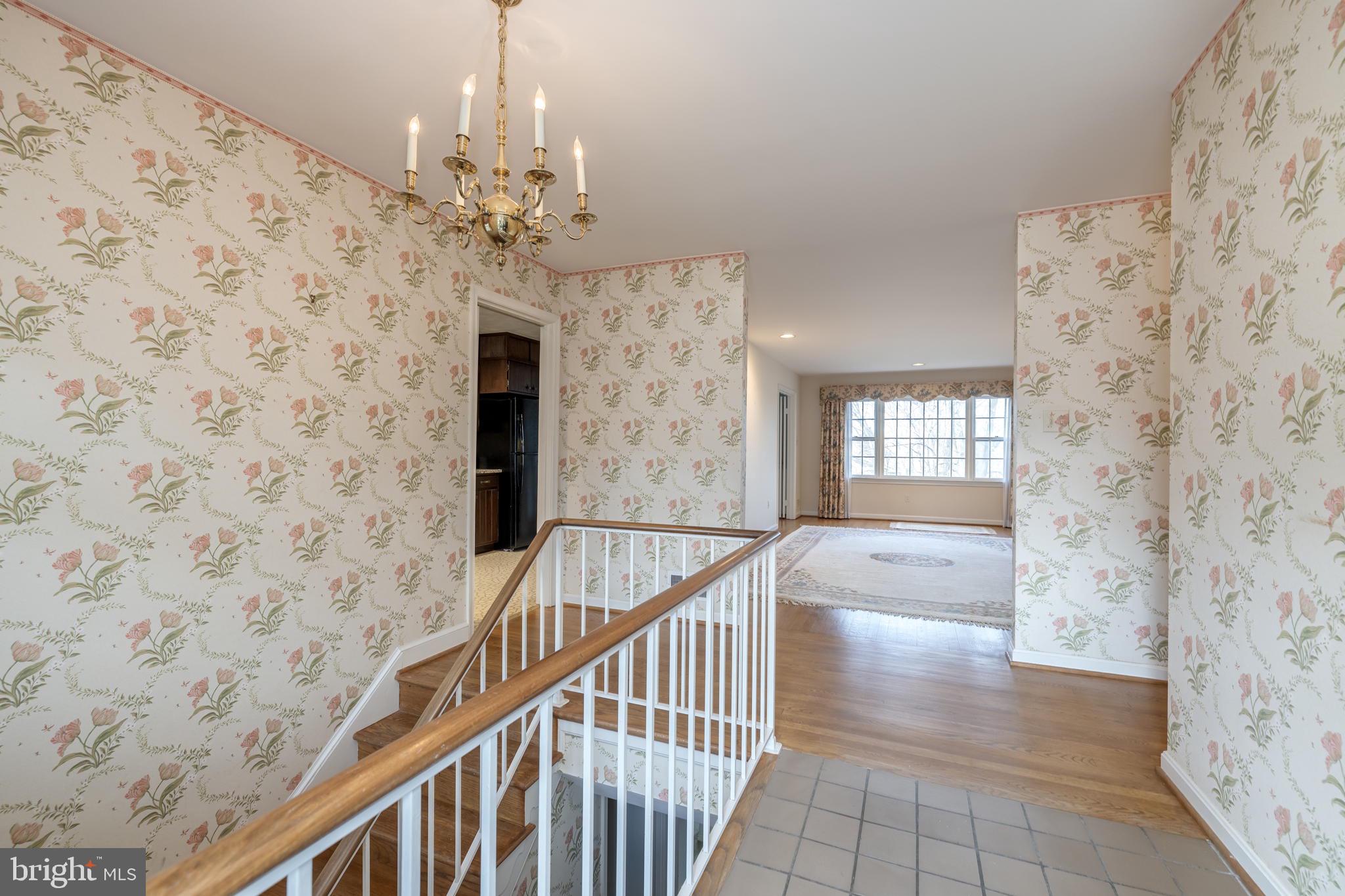 COUNTRY CLUB HILLS - Residential