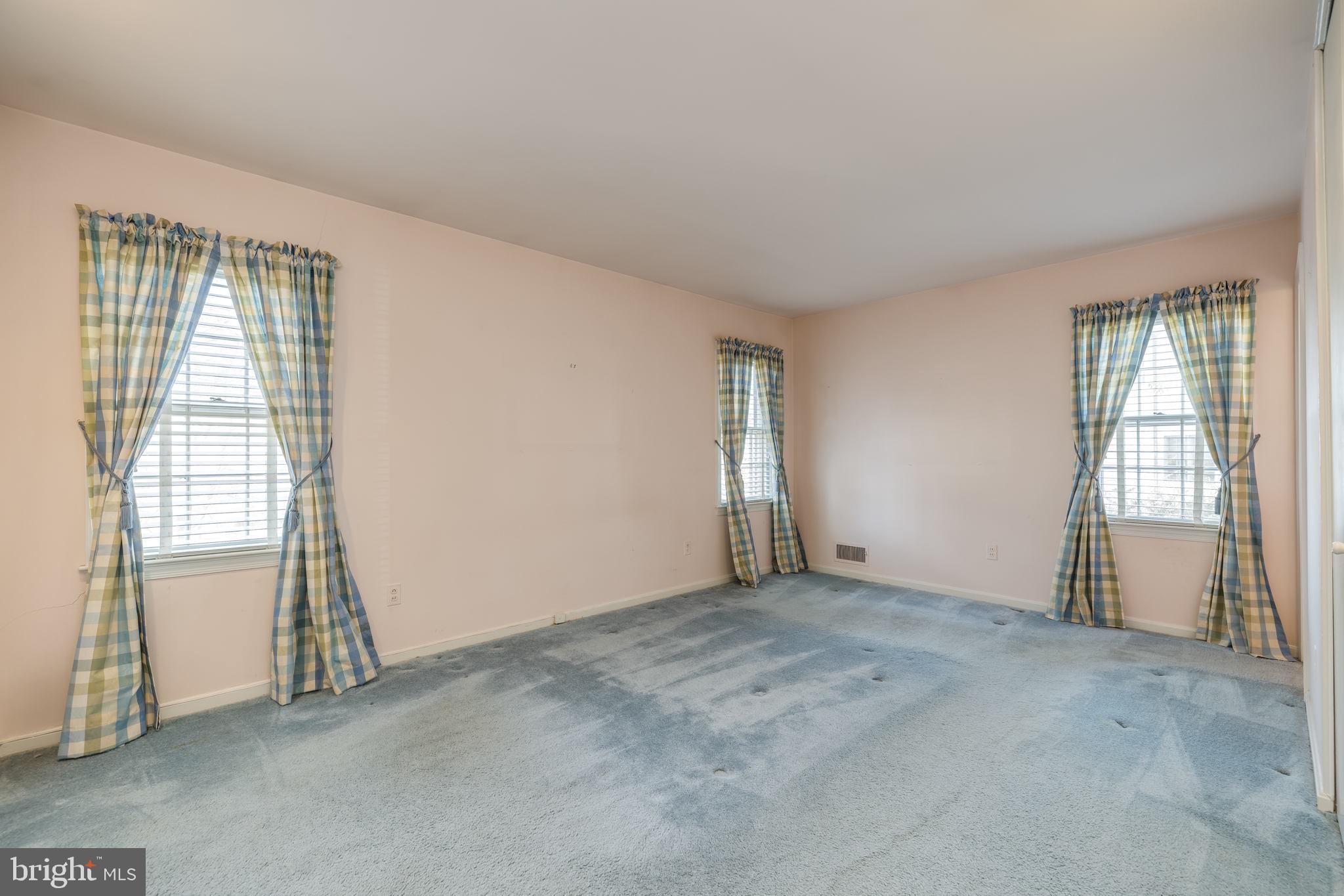 COUNTRY CLUB HILLS - Residential