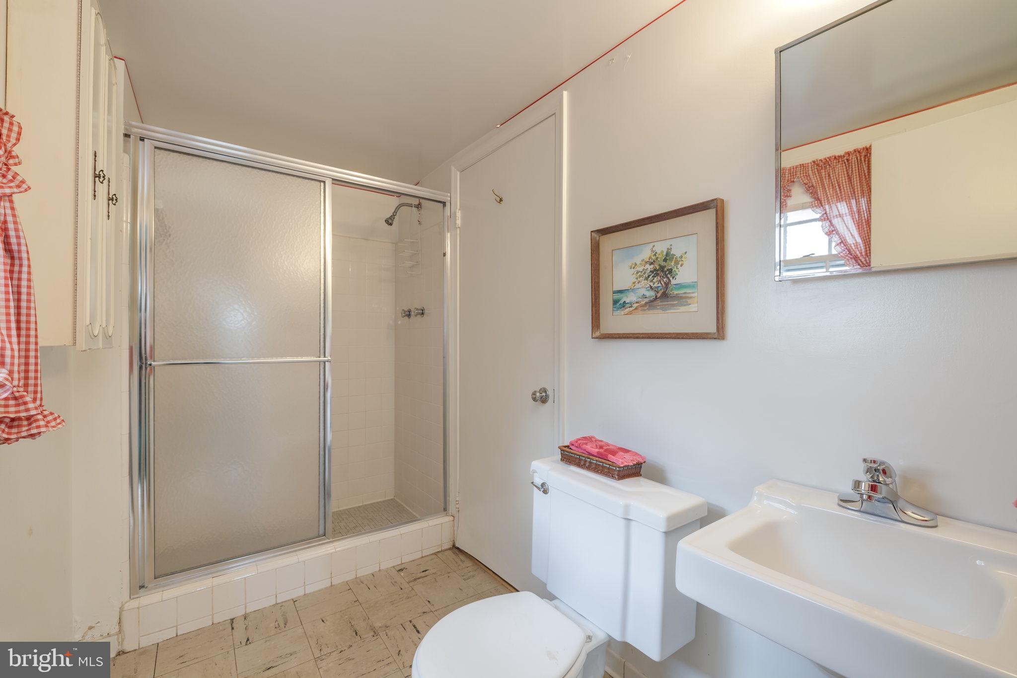 COUNTRY CLUB HILLS - Residential