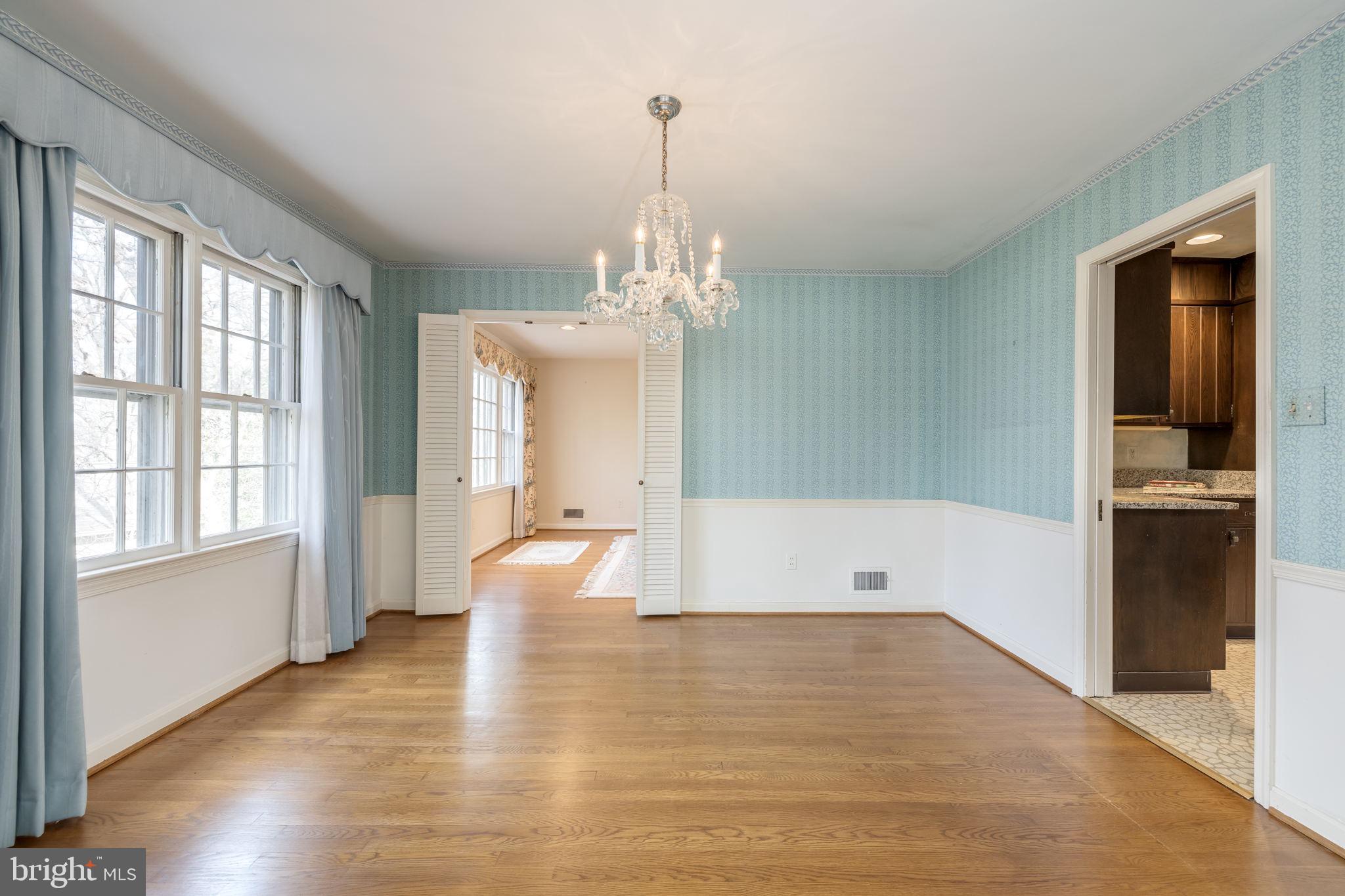 COUNTRY CLUB HILLS - Residential