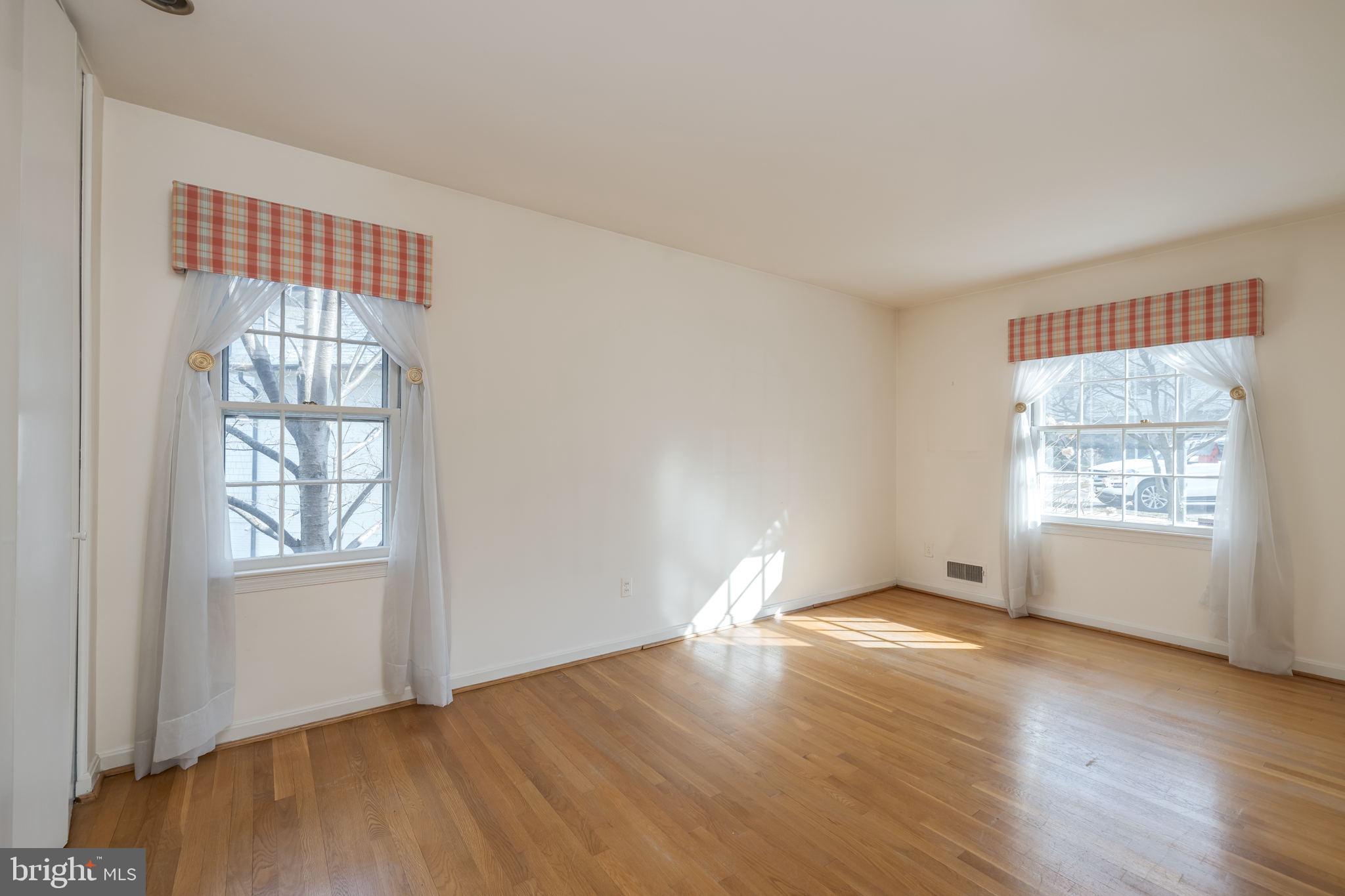 COUNTRY CLUB HILLS - Residential