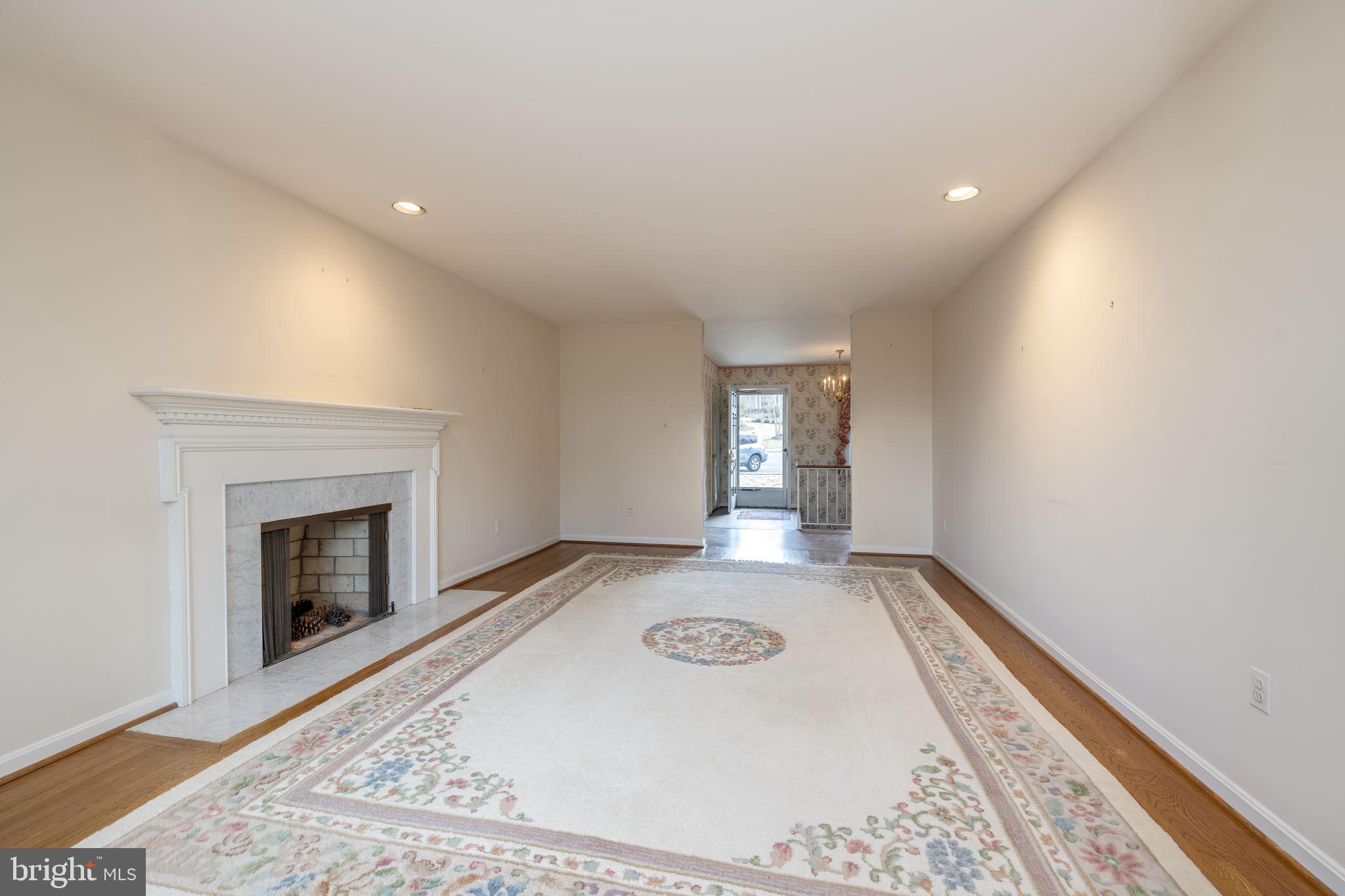 COUNTRY CLUB HILLS - Residential