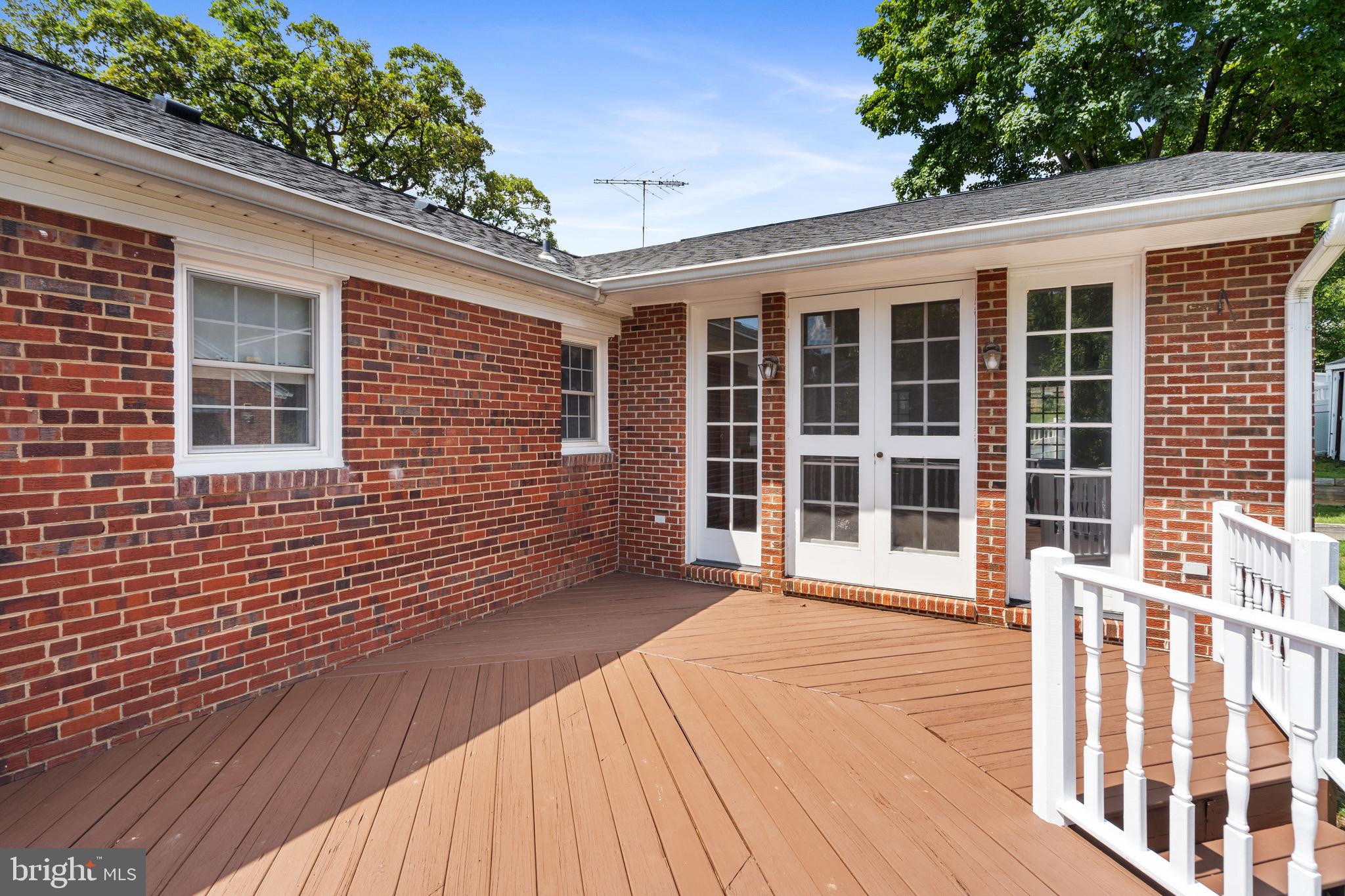 EAST FALLS CHURCH - Residential Lease