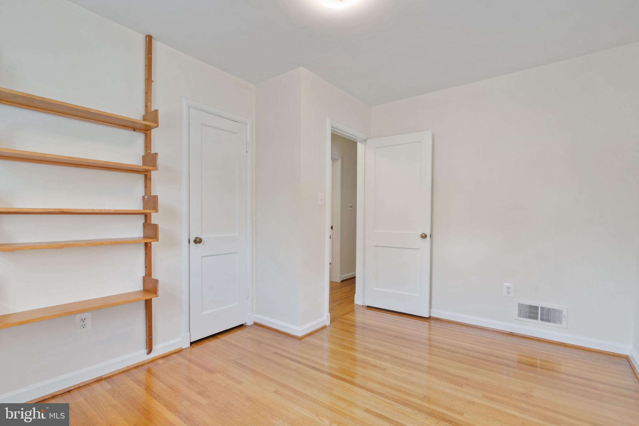EAST FALLS CHURCH - Residential Lease