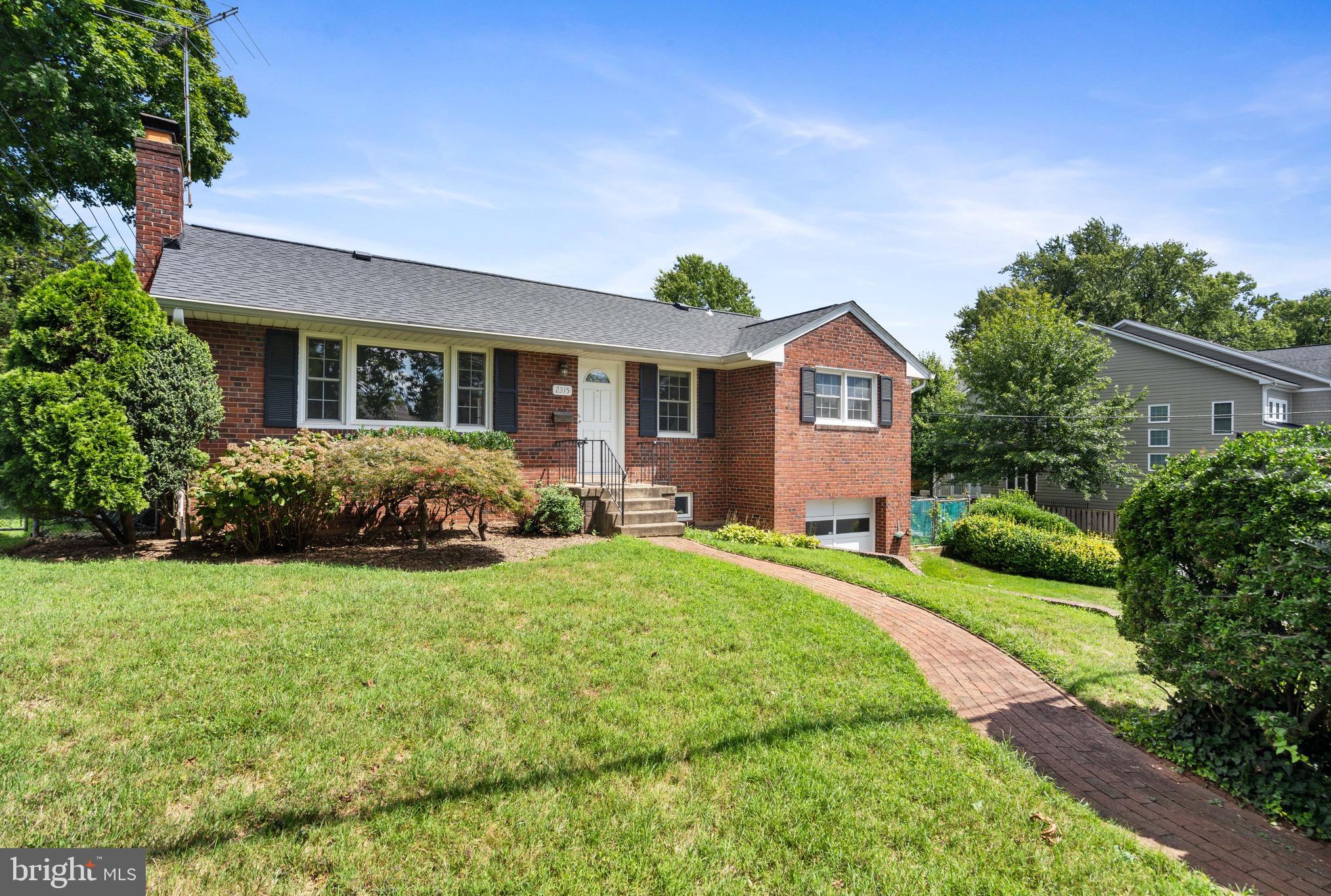 EAST FALLS CHURCH - Residential Lease