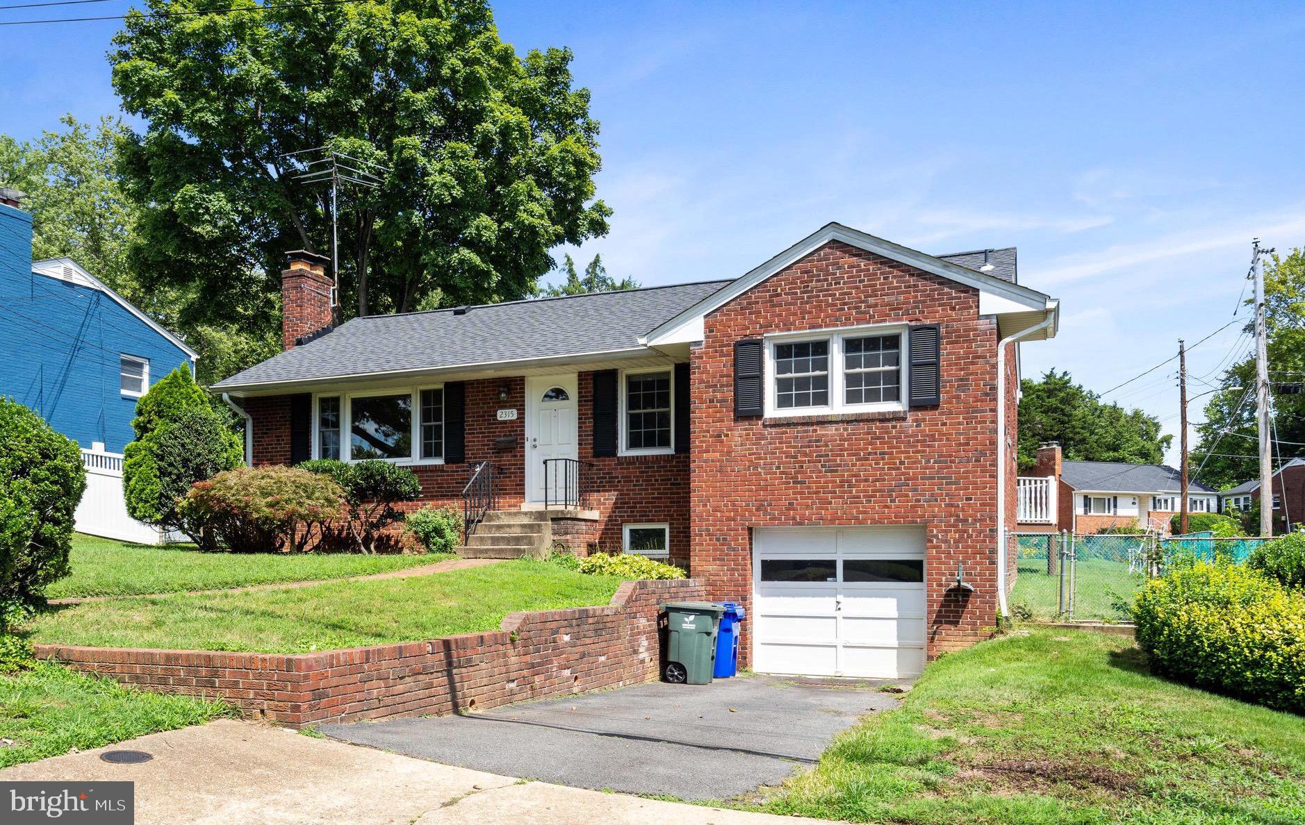 EAST FALLS CHURCH - Residential Lease