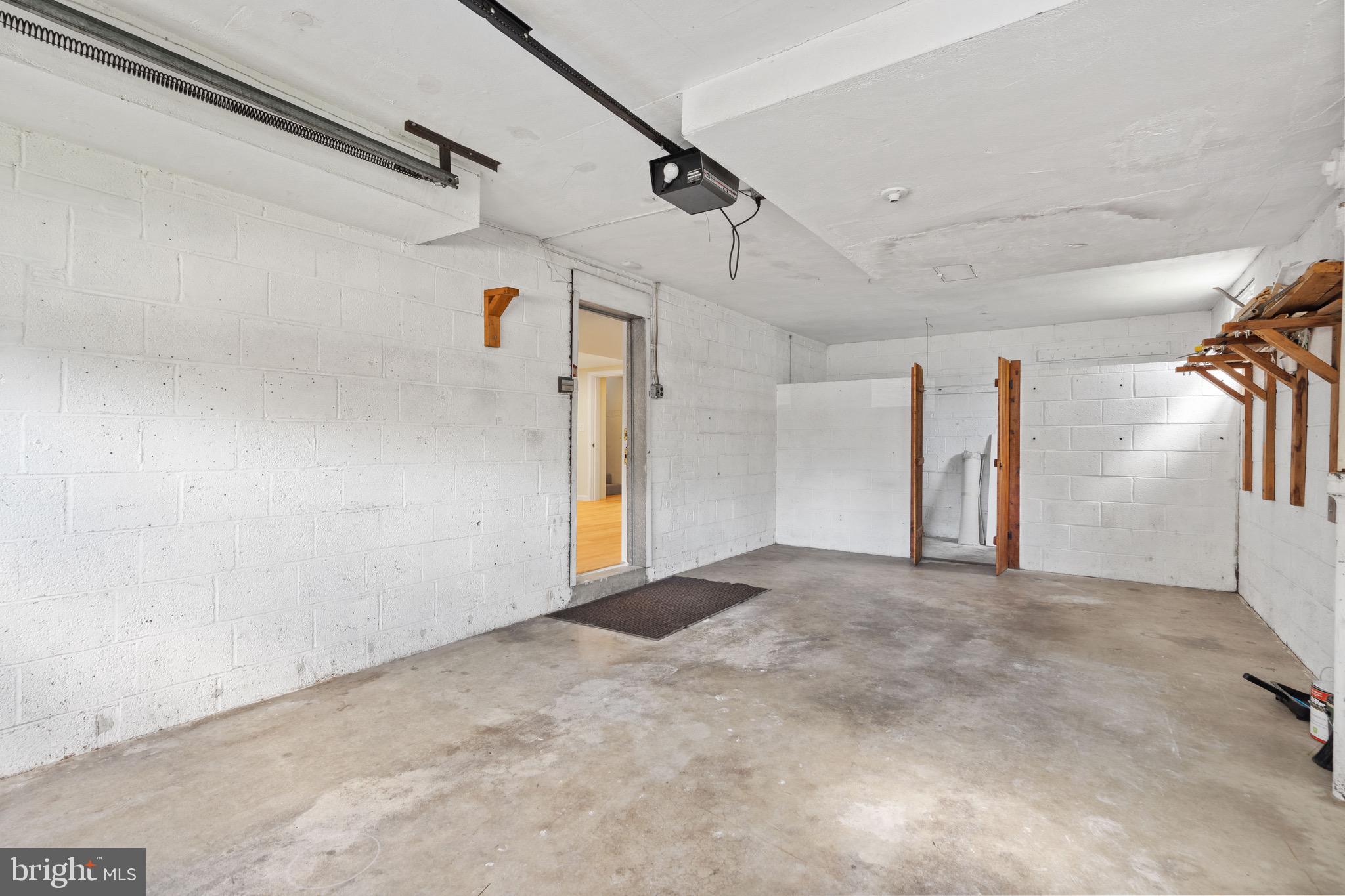 EAST FALLS CHURCH - Residential Lease