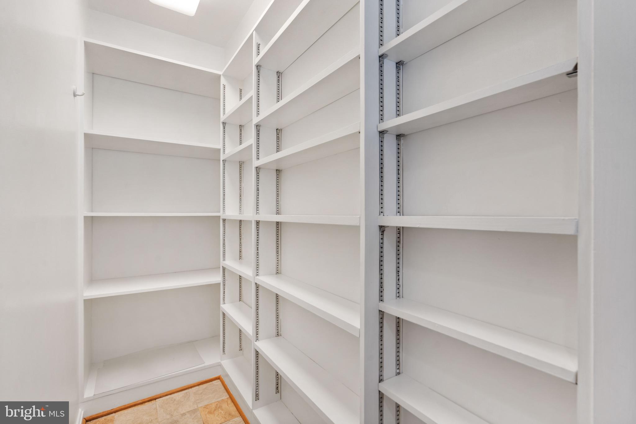 EAST FALLS CHURCH - Residential Lease