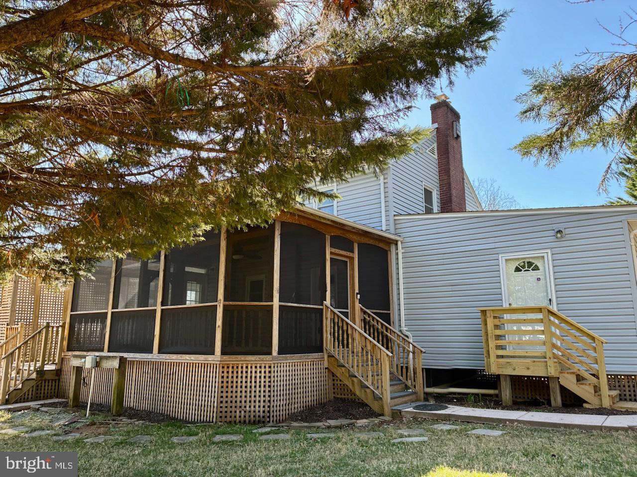 2753 WOODLAWN AVENUE