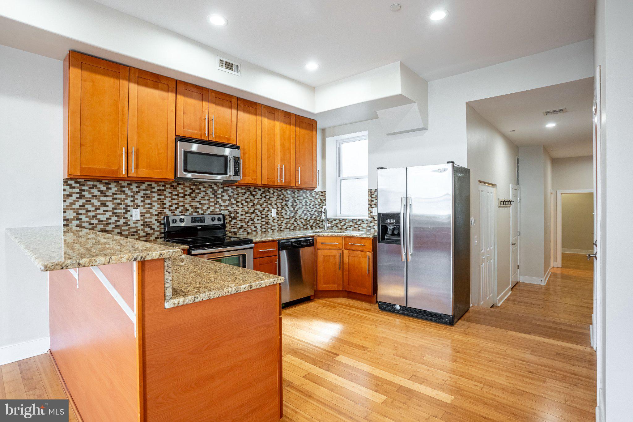 1916 W GIRARD AVENUE 2