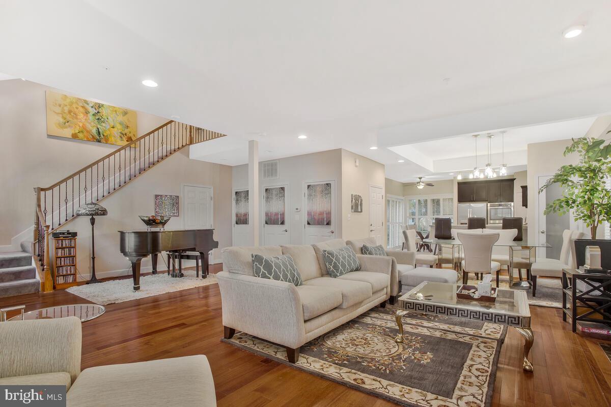 ARUNDEL ON THE BAY - Residential