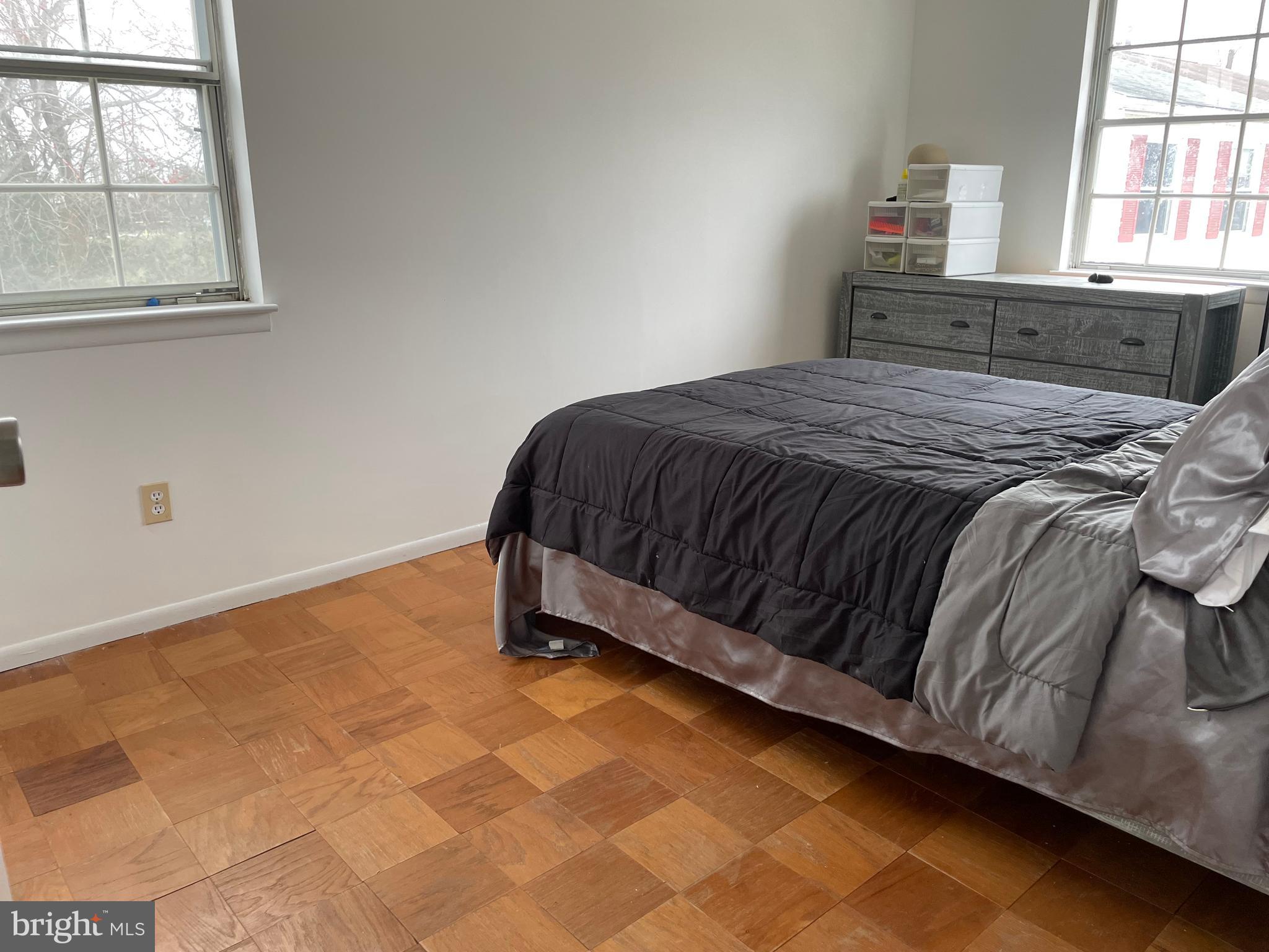 HARFORD SQUARE - Residential