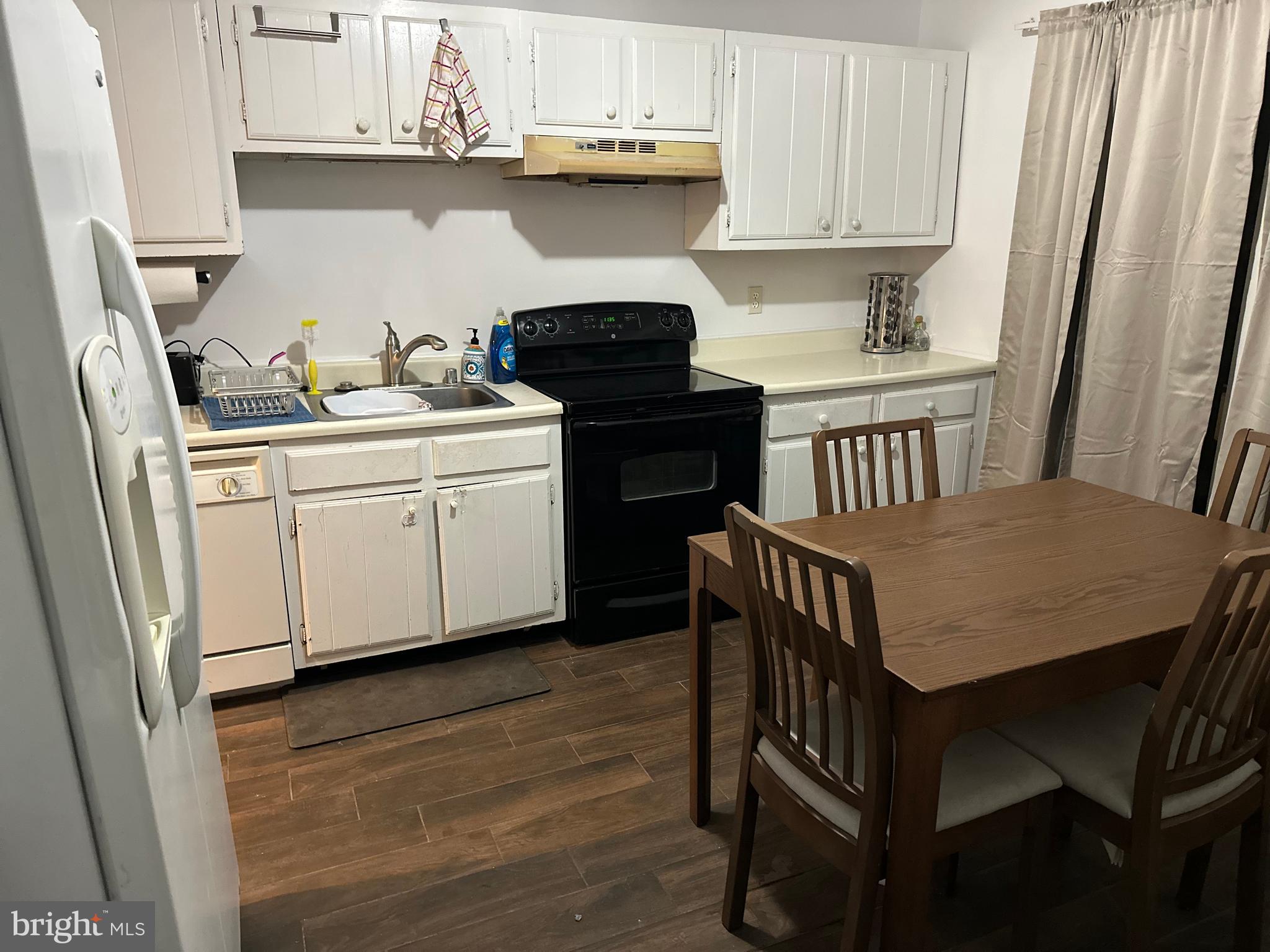 HARFORD SQUARE - Residential