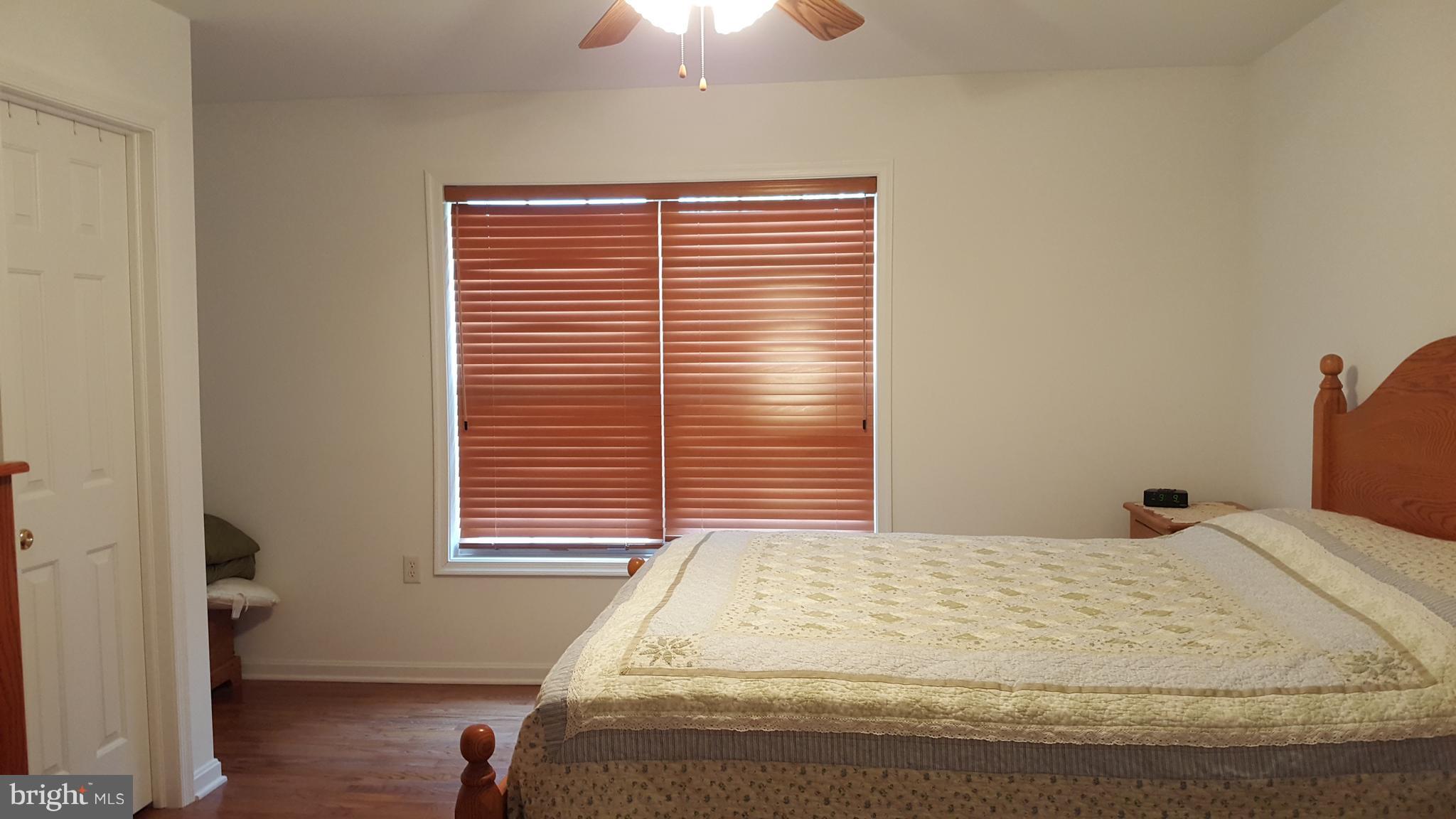 VIOLET KNOLL - Residential