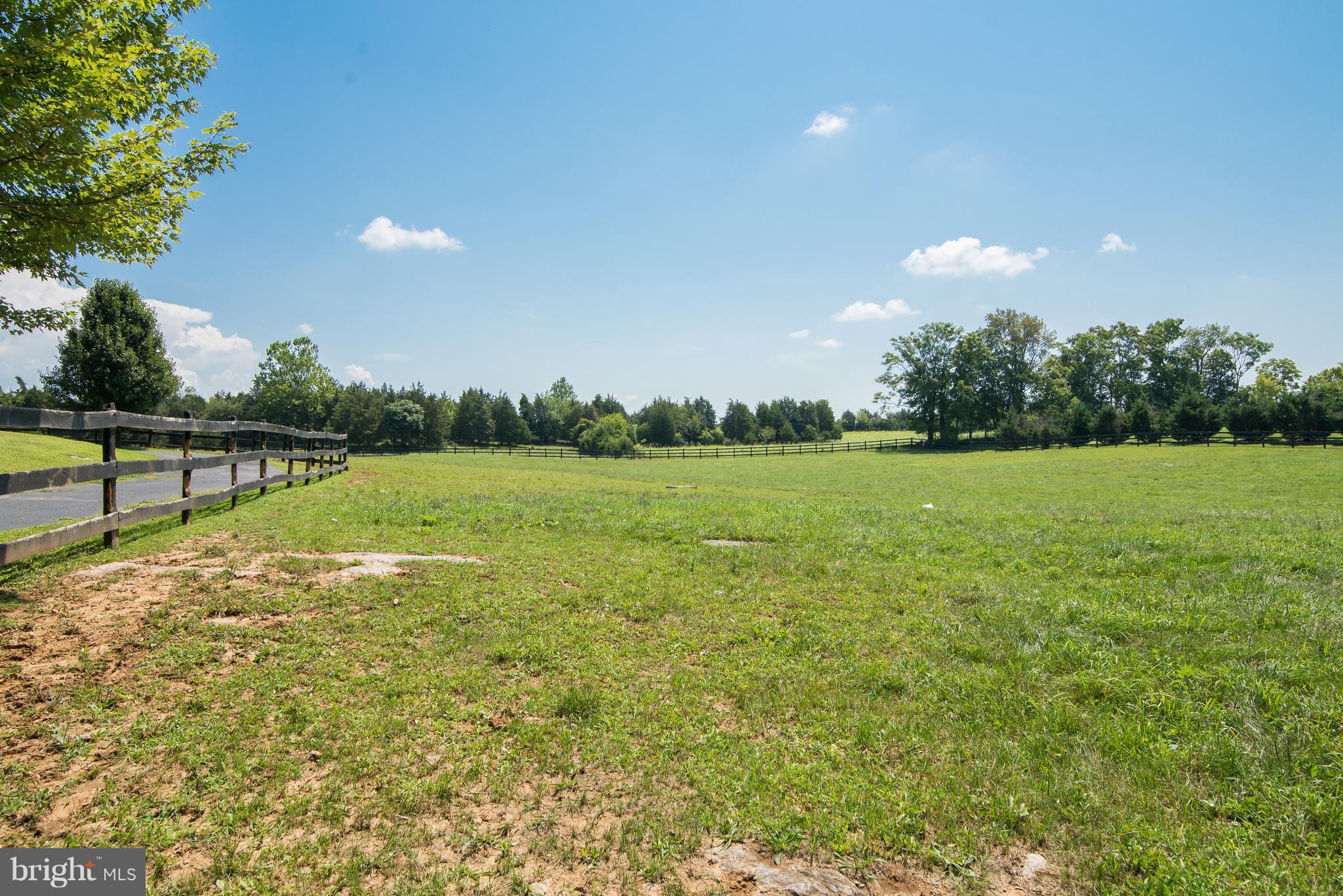 VIOLET KNOLL - Residential