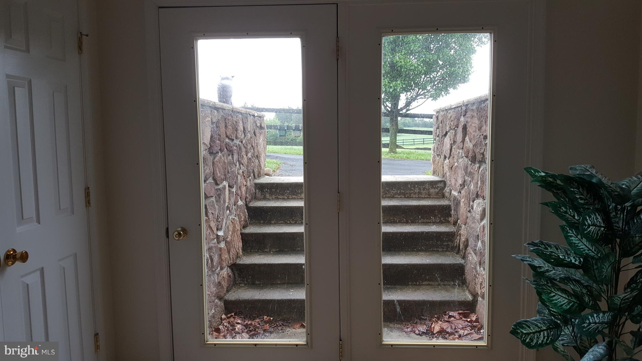 VIOLET KNOLL - Residential