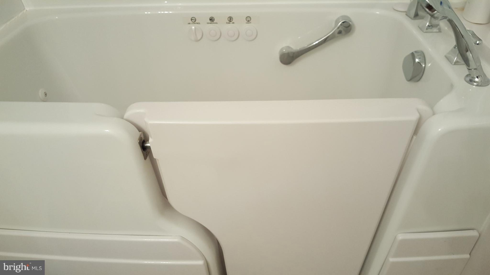 VIOLET KNOLL - Residential