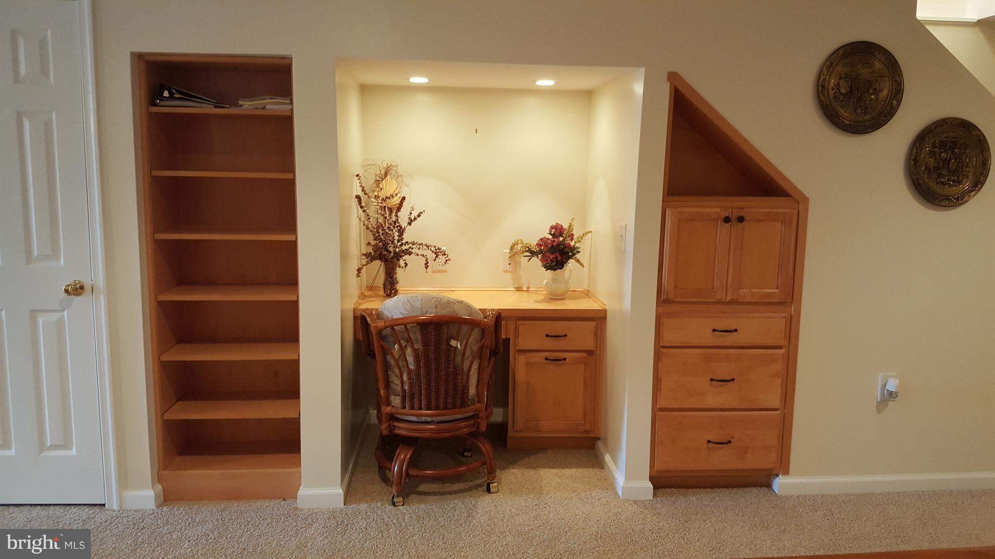 VIOLET KNOLL - Residential