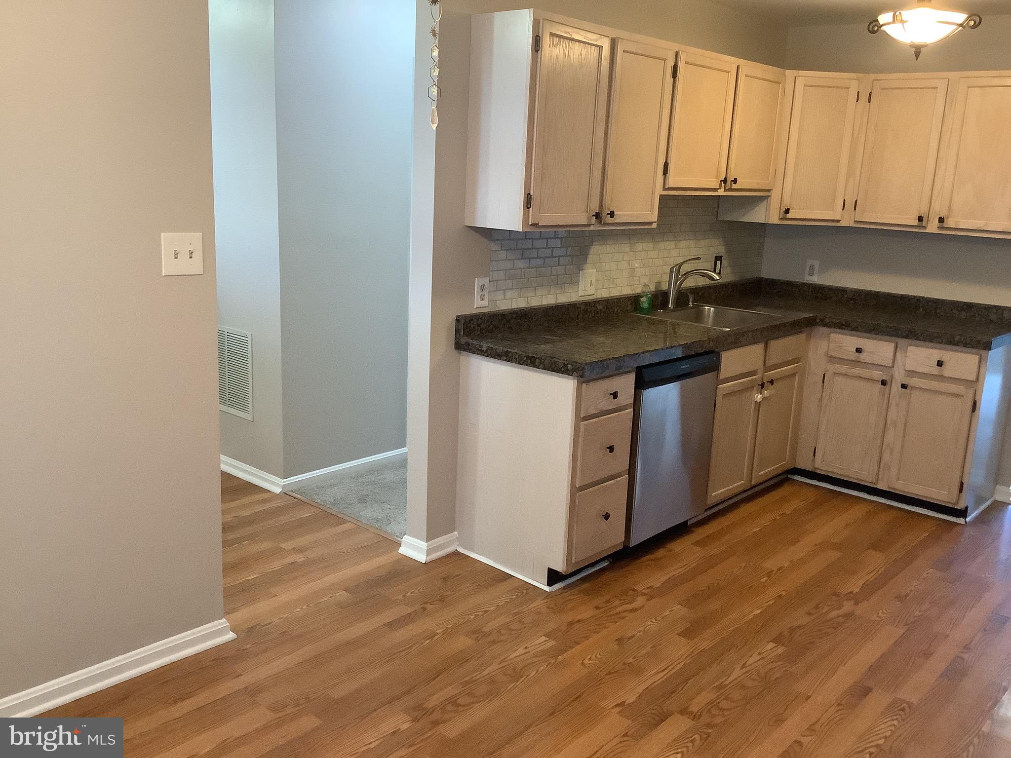 CONSTANT FRIENDSHIP - Residential Lease