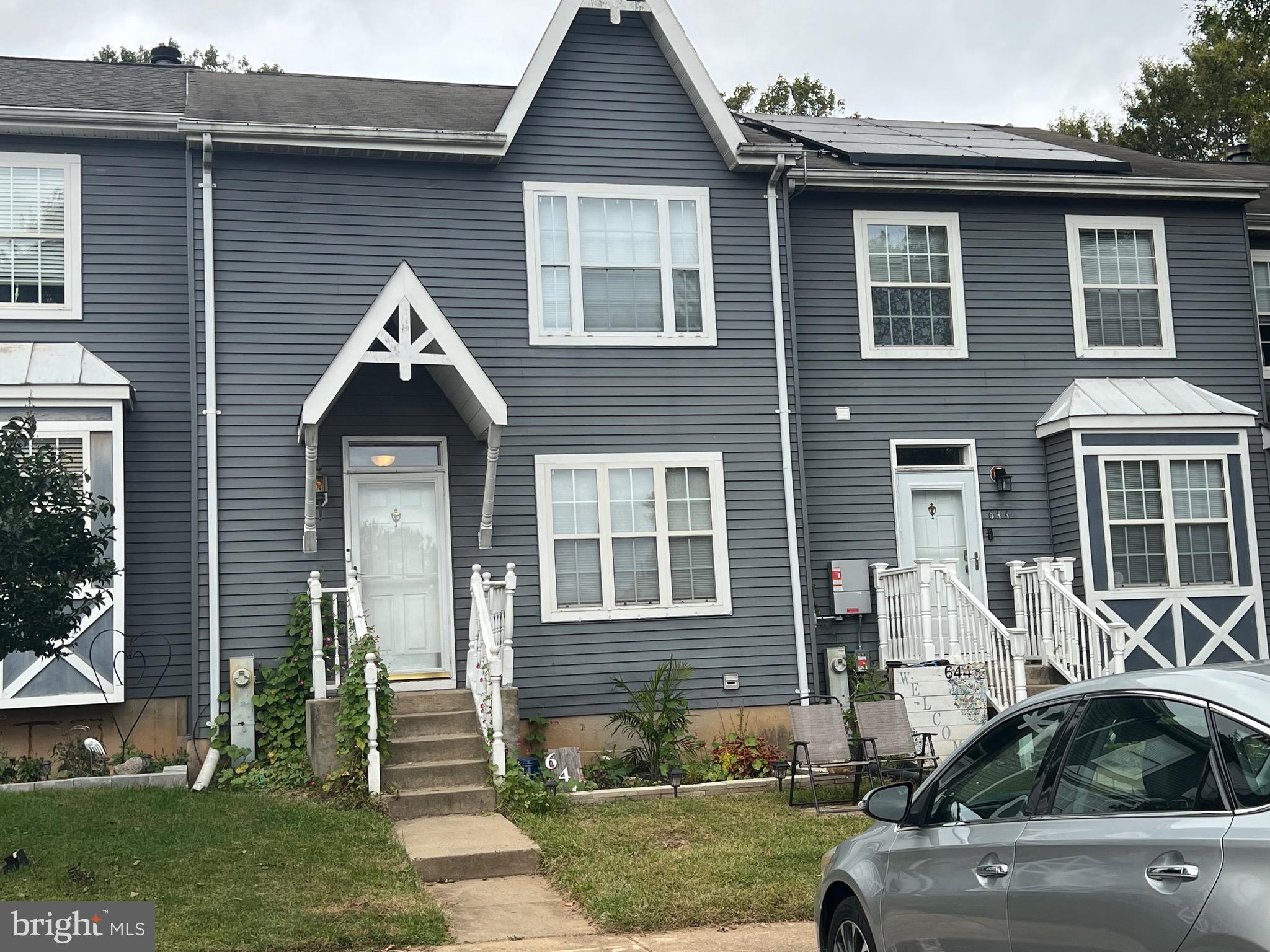 CONSTANT FRIENDSHIP - Residential Lease