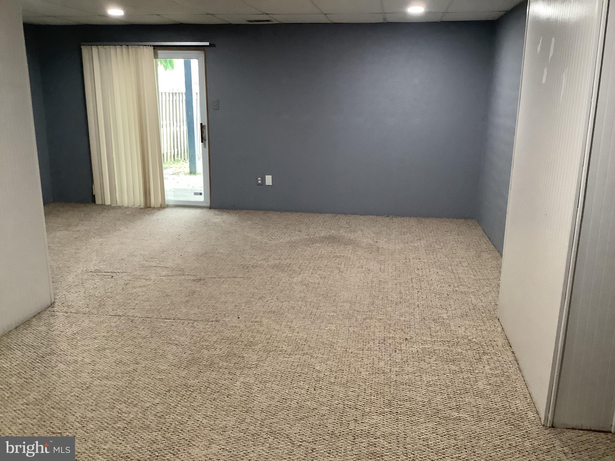 CONSTANT FRIENDSHIP - Residential Lease