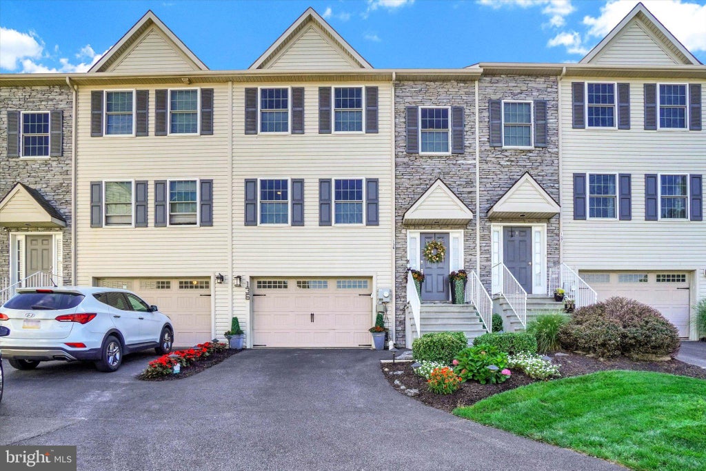 Photo of 136 Gentlemens Way, LANCASTER, PA 17603 (MLS # PALA2095006)