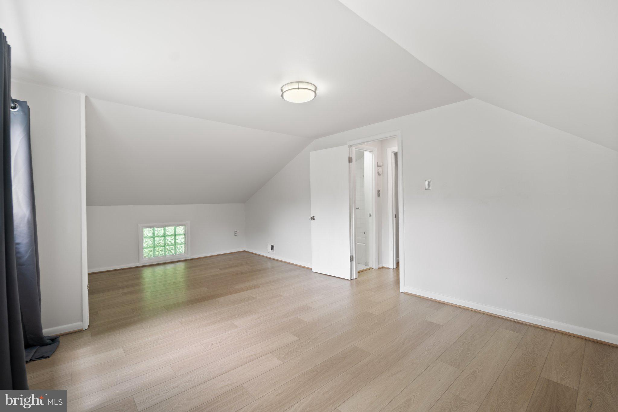 HUNGERFORD - Residential Lease