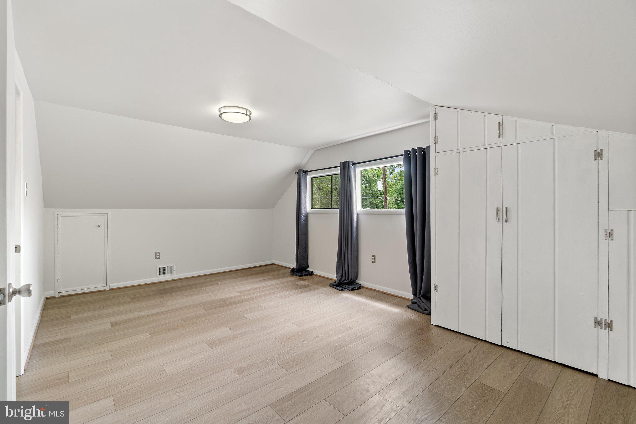 HUNGERFORD - Residential Lease