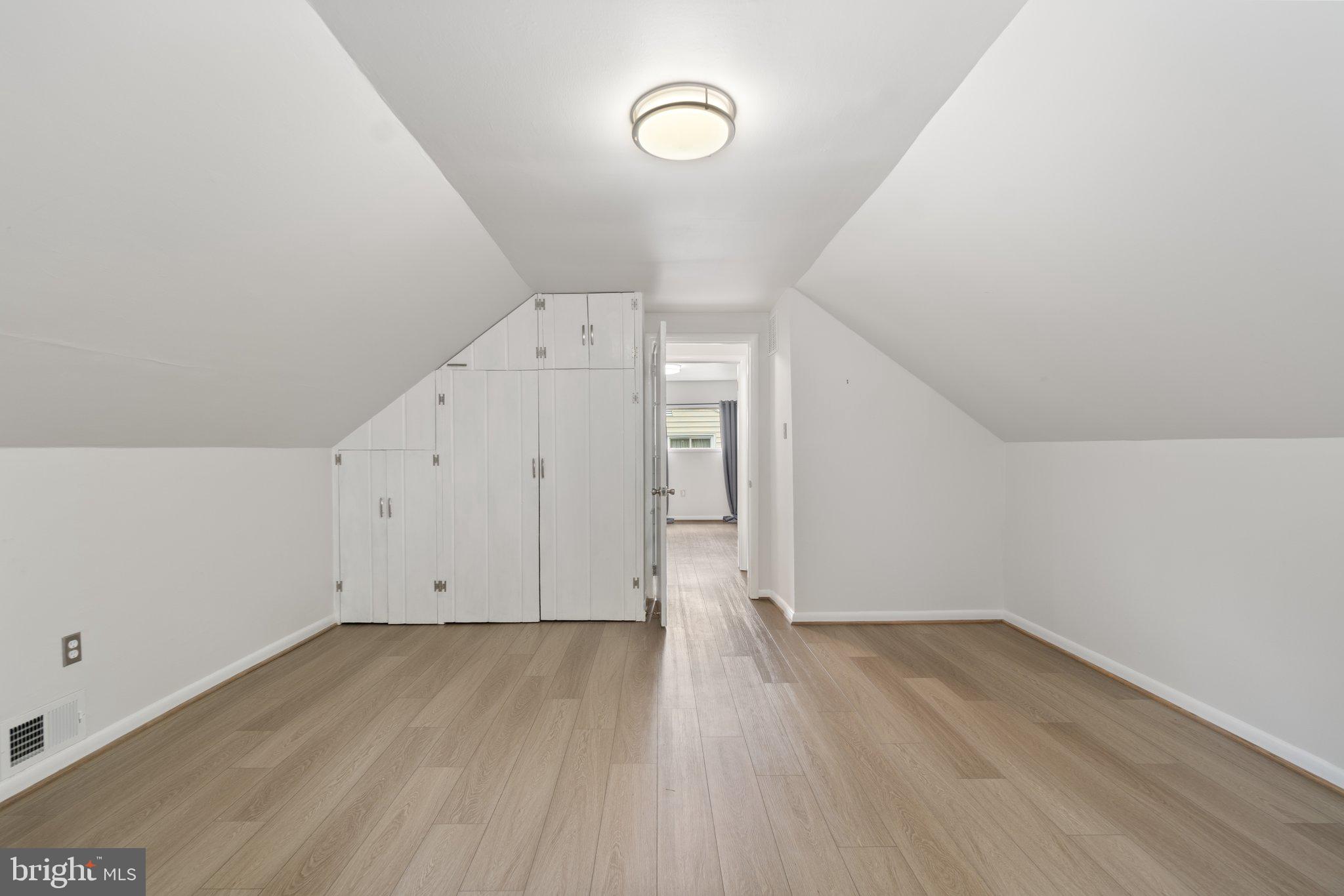 HUNGERFORD - Residential Lease