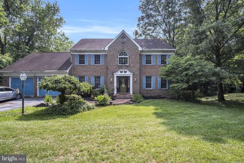 Photo of 226 DOGWOOD DR, ELIZABETHTOWN, PA 17022 (MLS # PALA2037042)