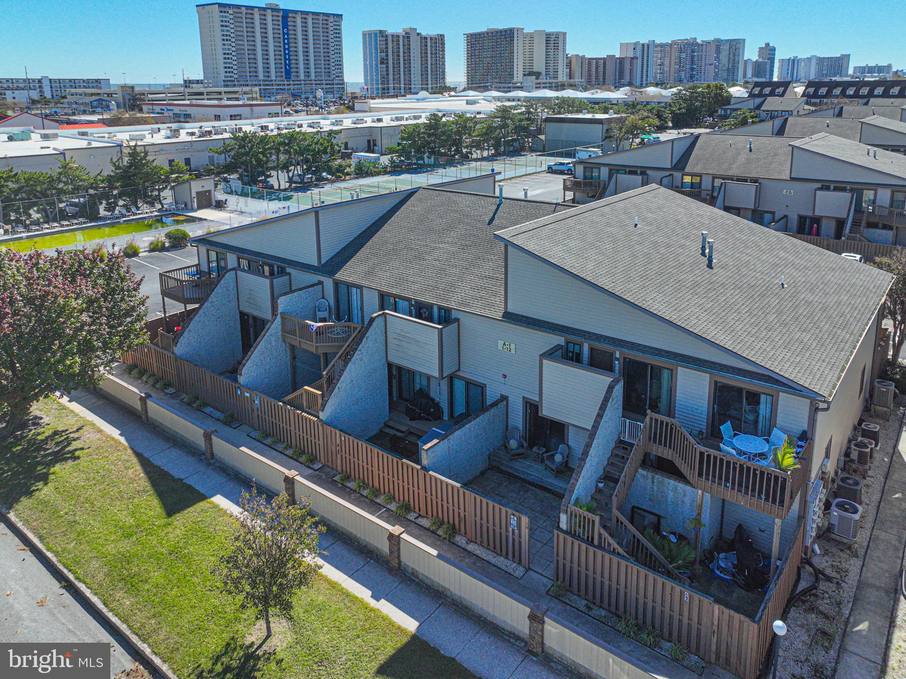 CLUB OCEAN VILLAS II - Residential