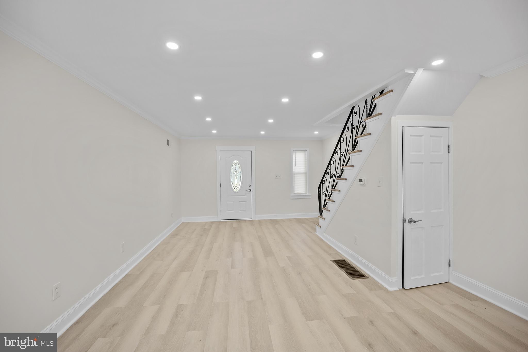 WEST OAK LANE - Residential