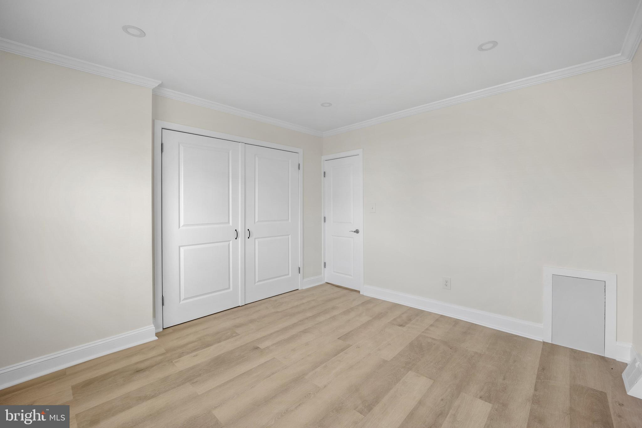 WEST OAK LANE - Residential