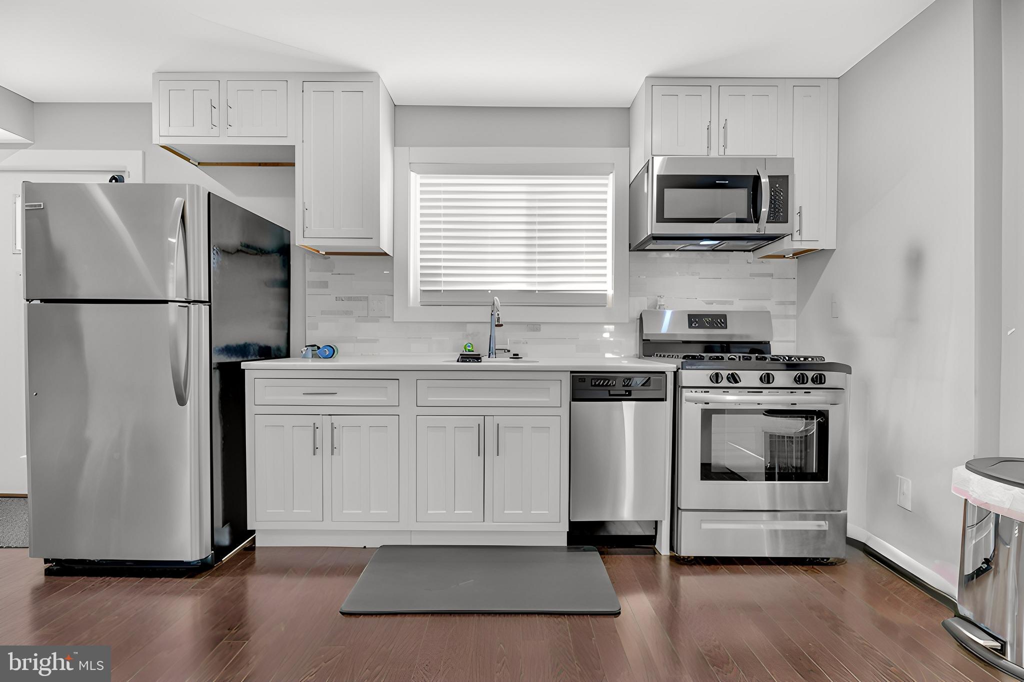 GLASSMANOR - Residential