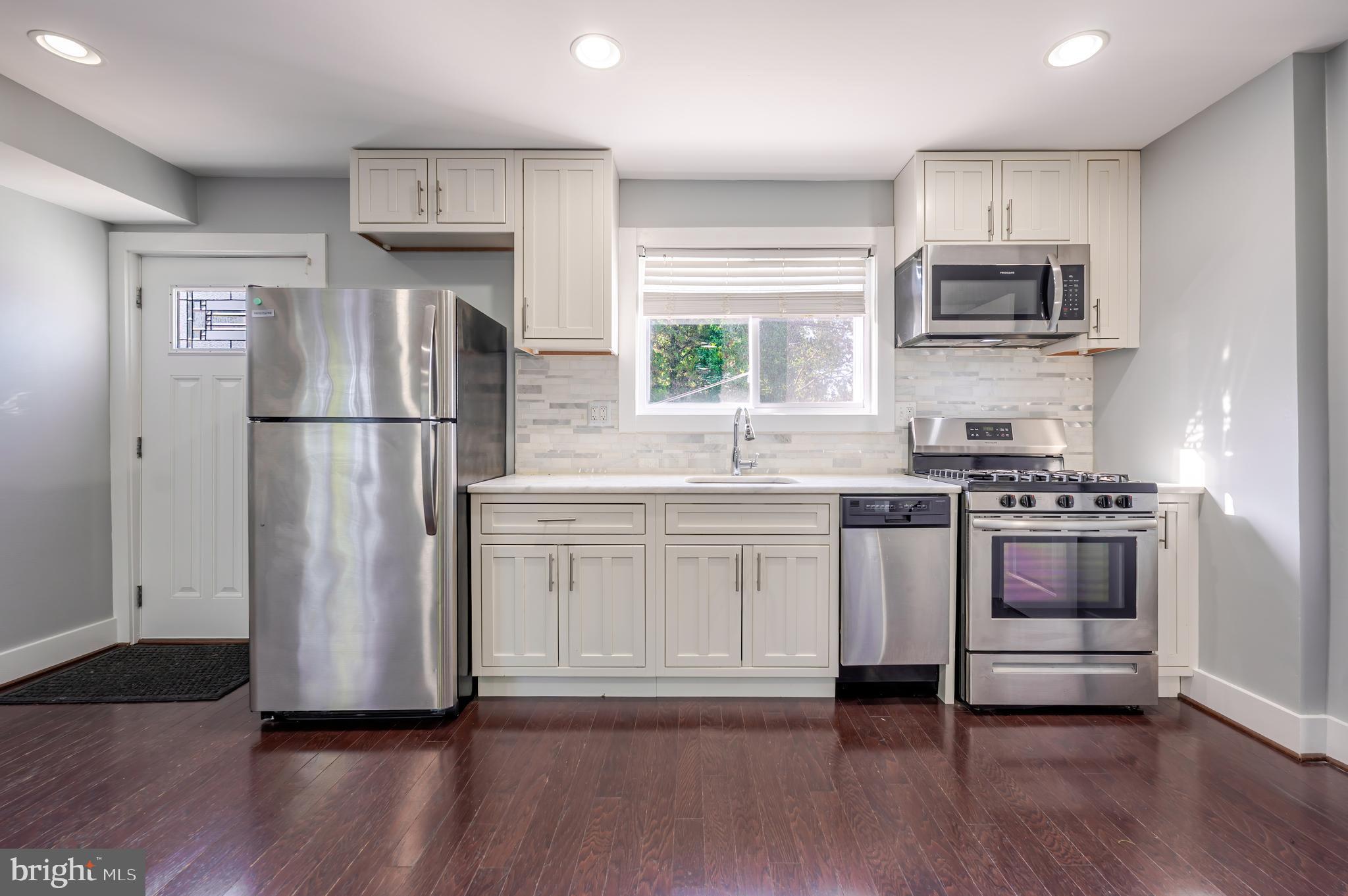 GLASSMANOR - Residential