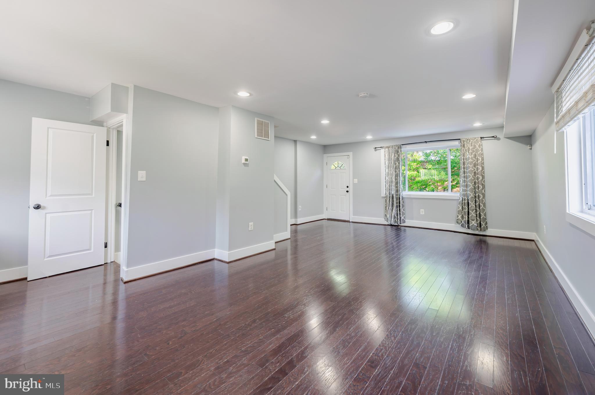 GLASSMANOR - Residential