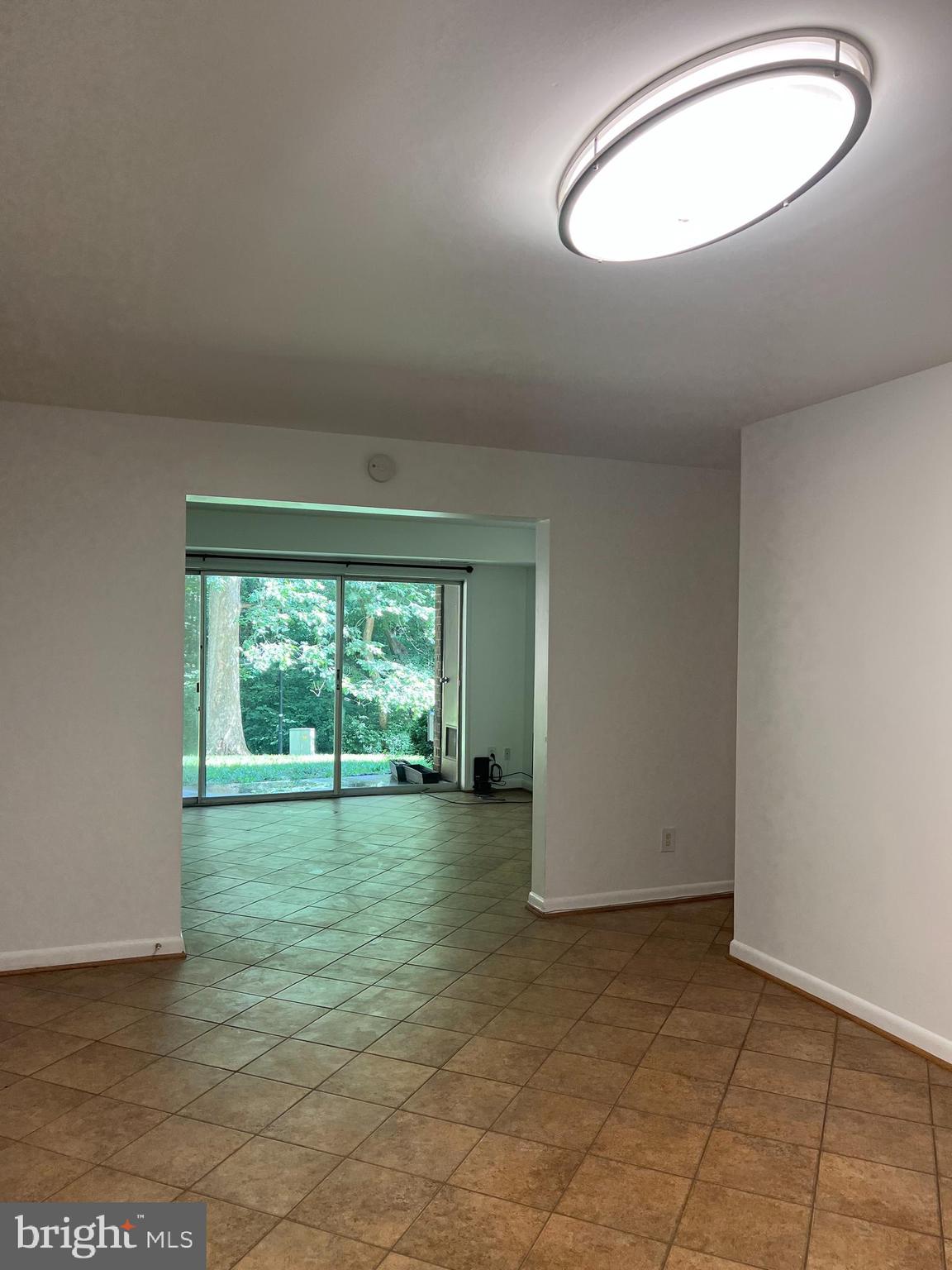 VANTAGE HILL - Residential Lease