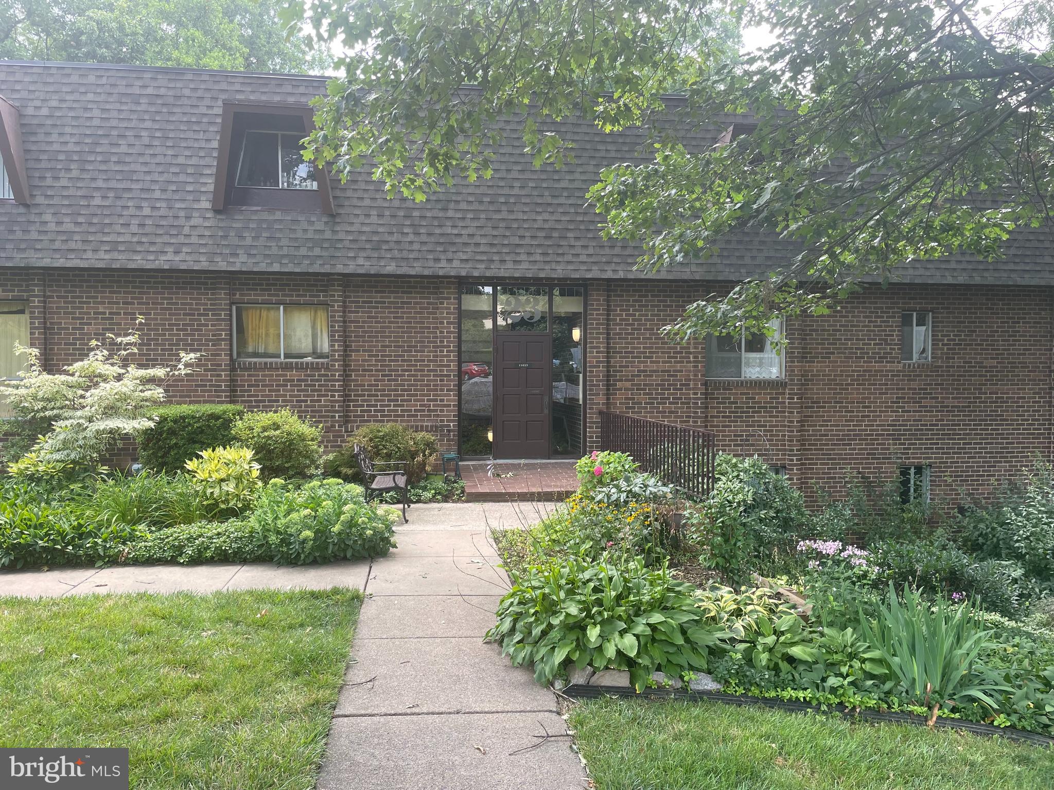 VANTAGE HILL - Residential Lease