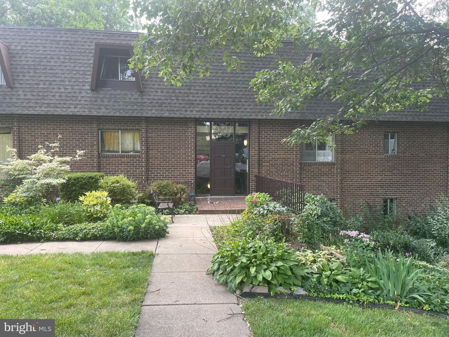 Spacious 3 BR, 2 BA Condo near  the heart of everything great that Reston has to offer.   Enjoy beautiful trails,  Lake Anne and the Reston Town Center nearby and less than 2 miles from the Silver Line Metro (Wiehle).  This unit is available for immediate occupancy.  Free/open access to a communal laundry room. 
One assigned parking space (#119) .  Pets allowed on a "case by case" basis.  All utilities will be paid by the landlord except for cable/Wifi for which the tenant will retain payment responsibility.  All applicants must apply through Rentspree.  Contact listing agent for link to apply.