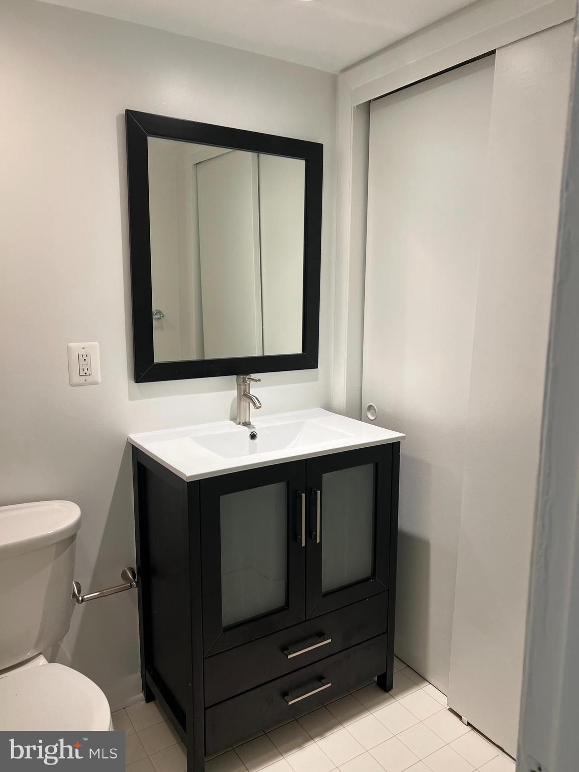 VANTAGE HILL - Residential Lease